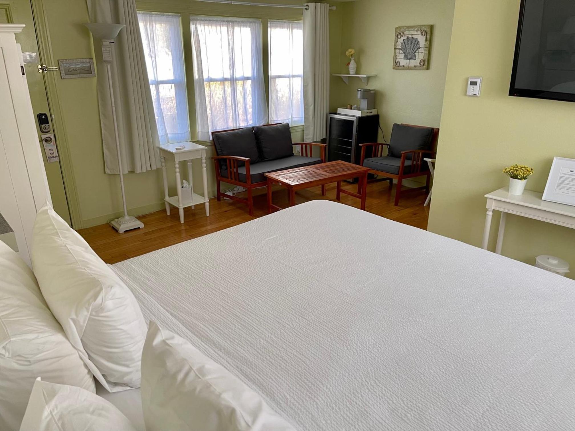Deluxe King Room photo 2