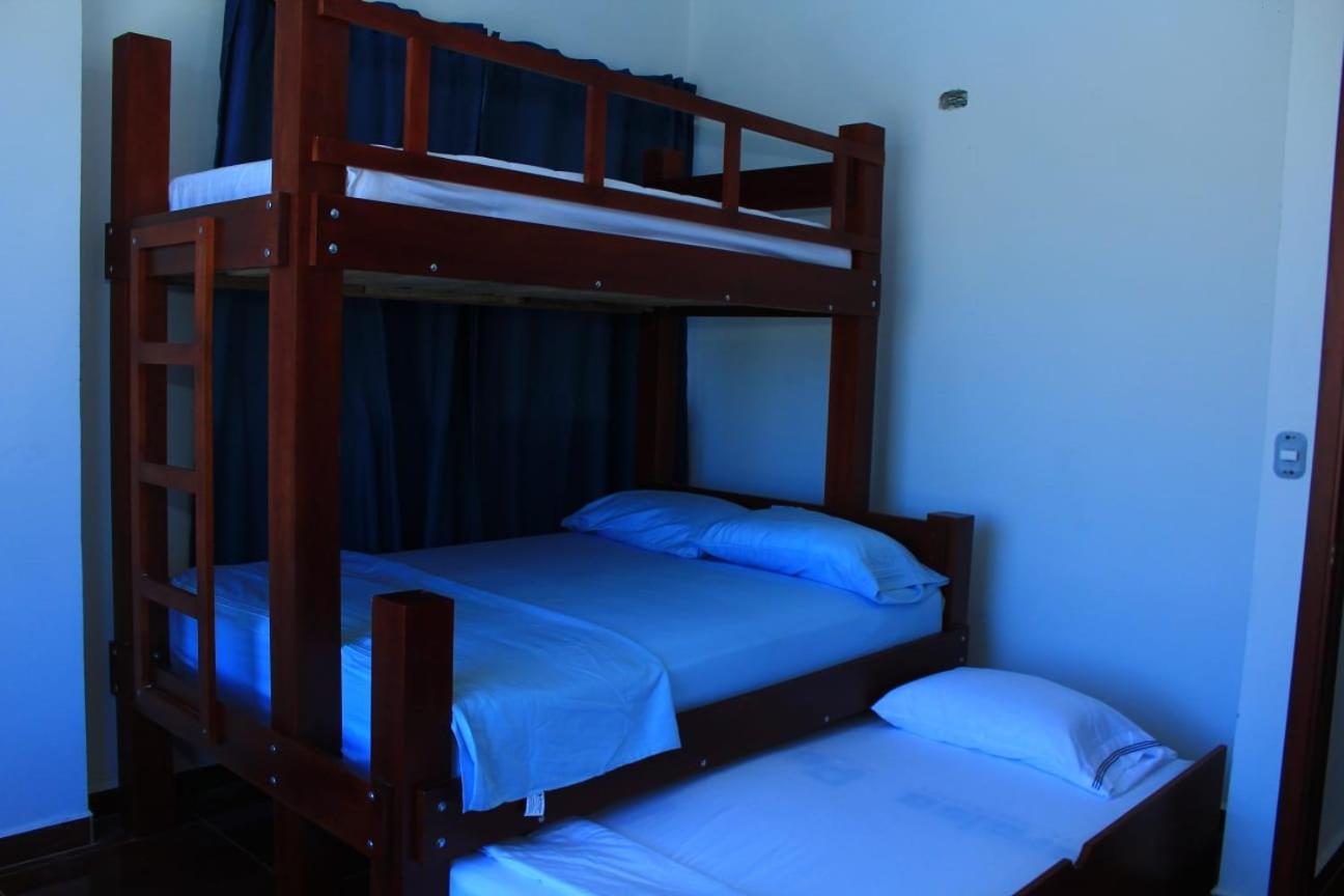 Six-Bedroom House photo 1