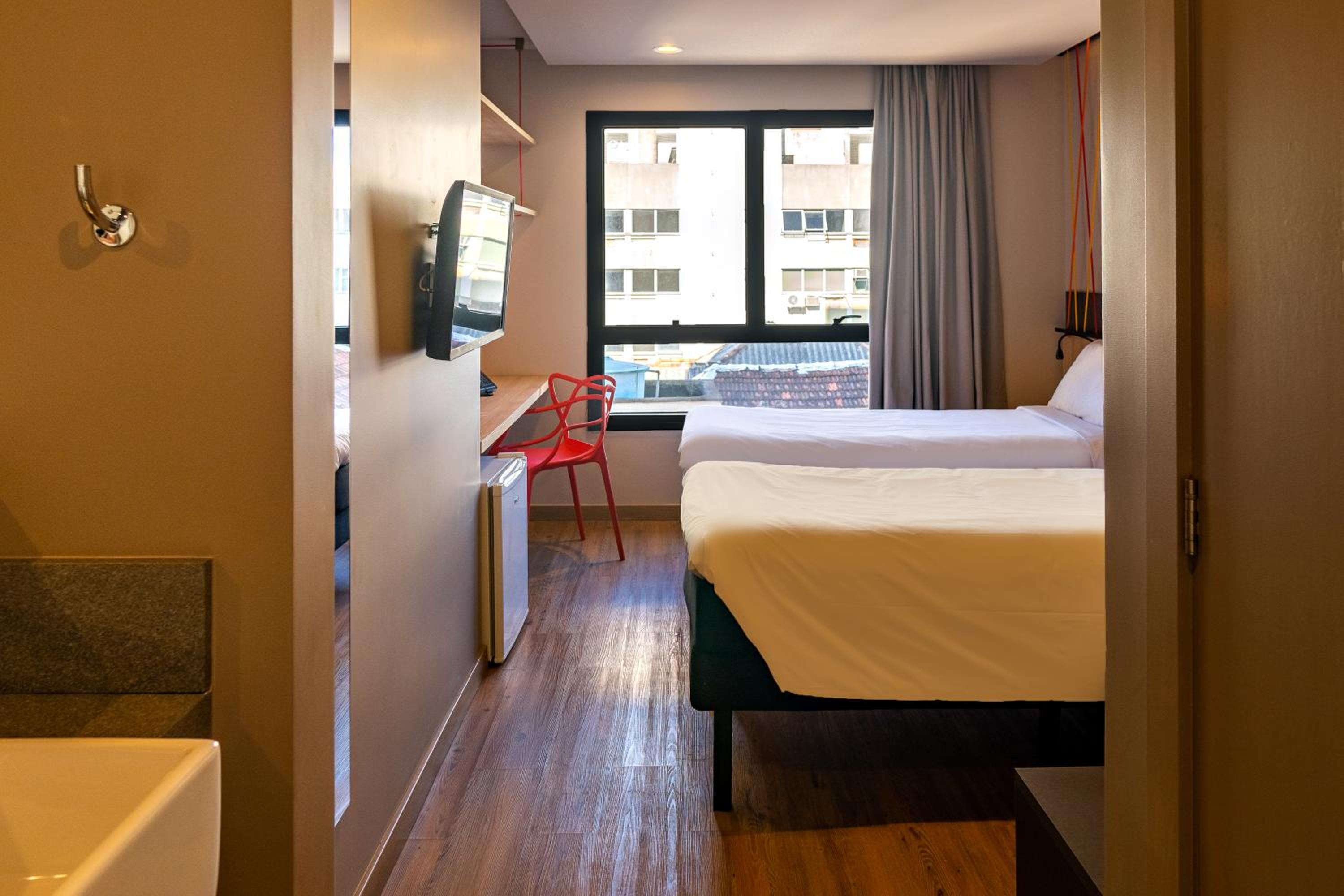 Standard Apartment with Twin Beds - Photo 2