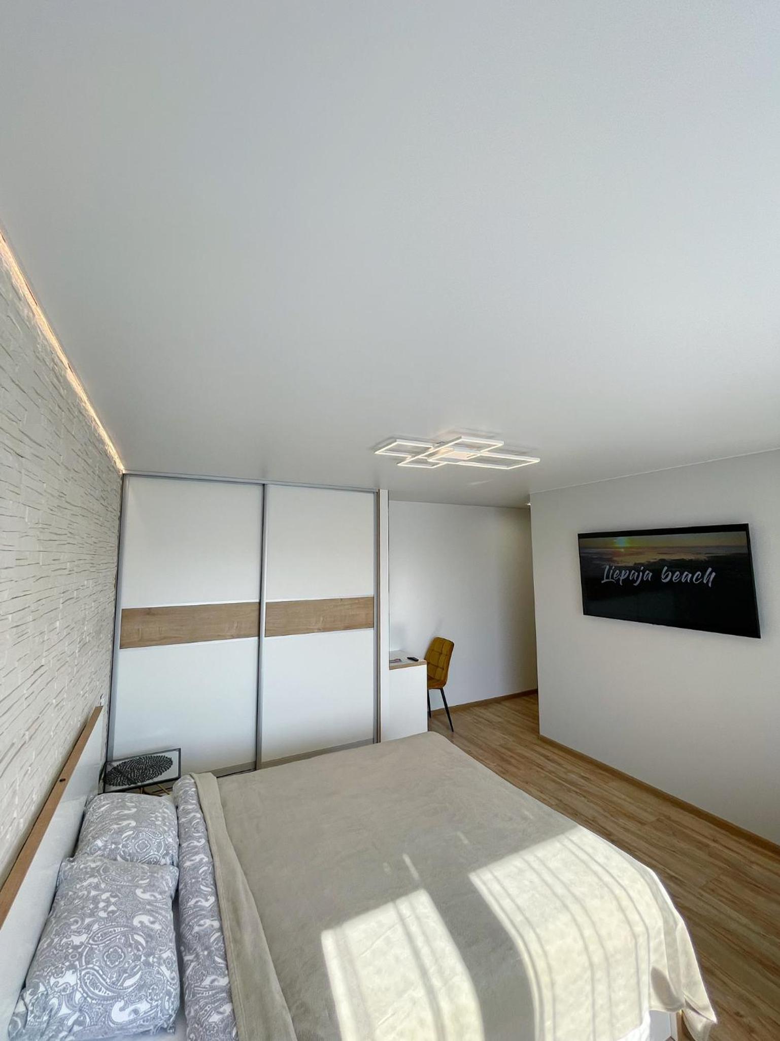 One-Bedroom Apartment - Photo 13