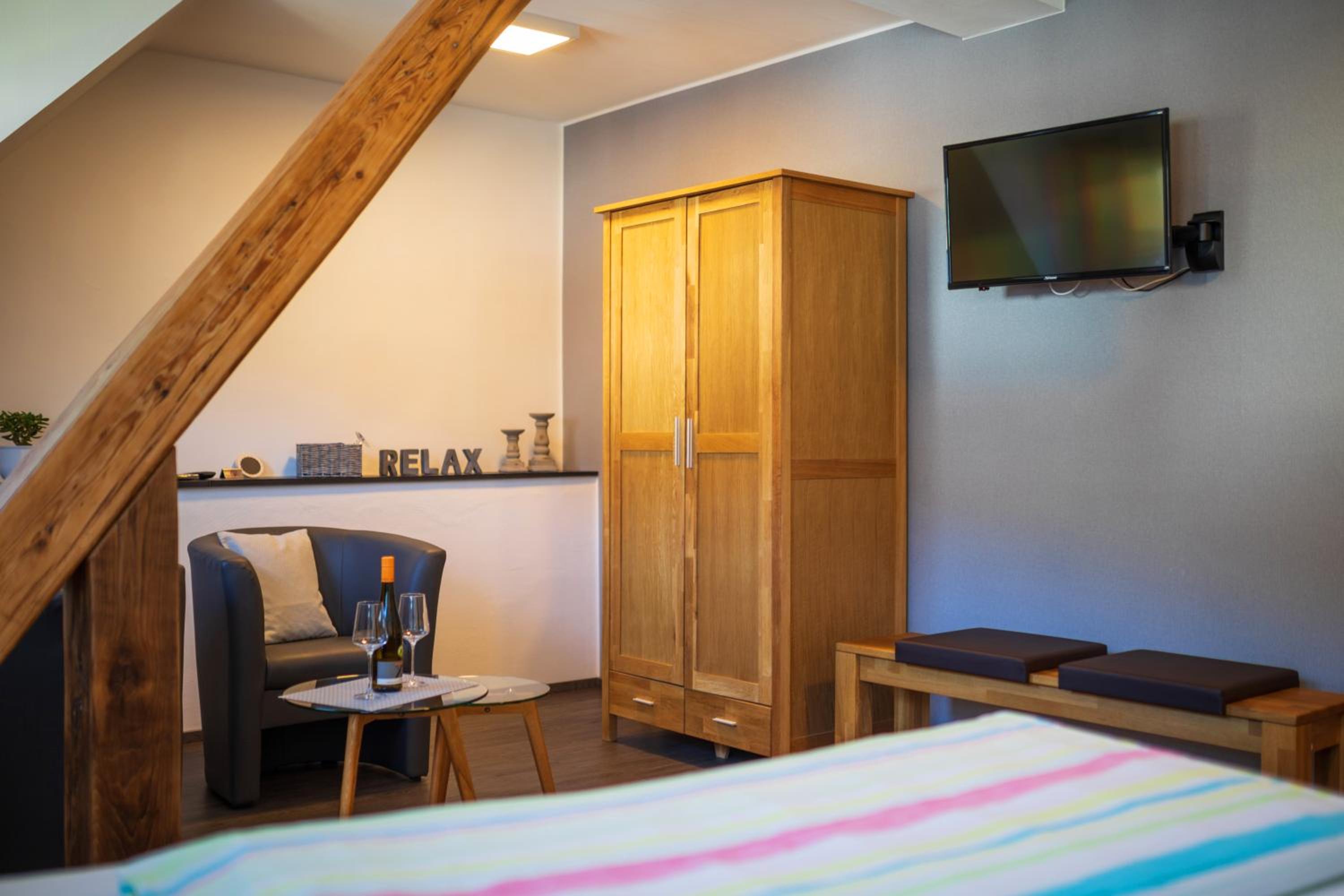 Large Double Room with Private Bathroom photo 3