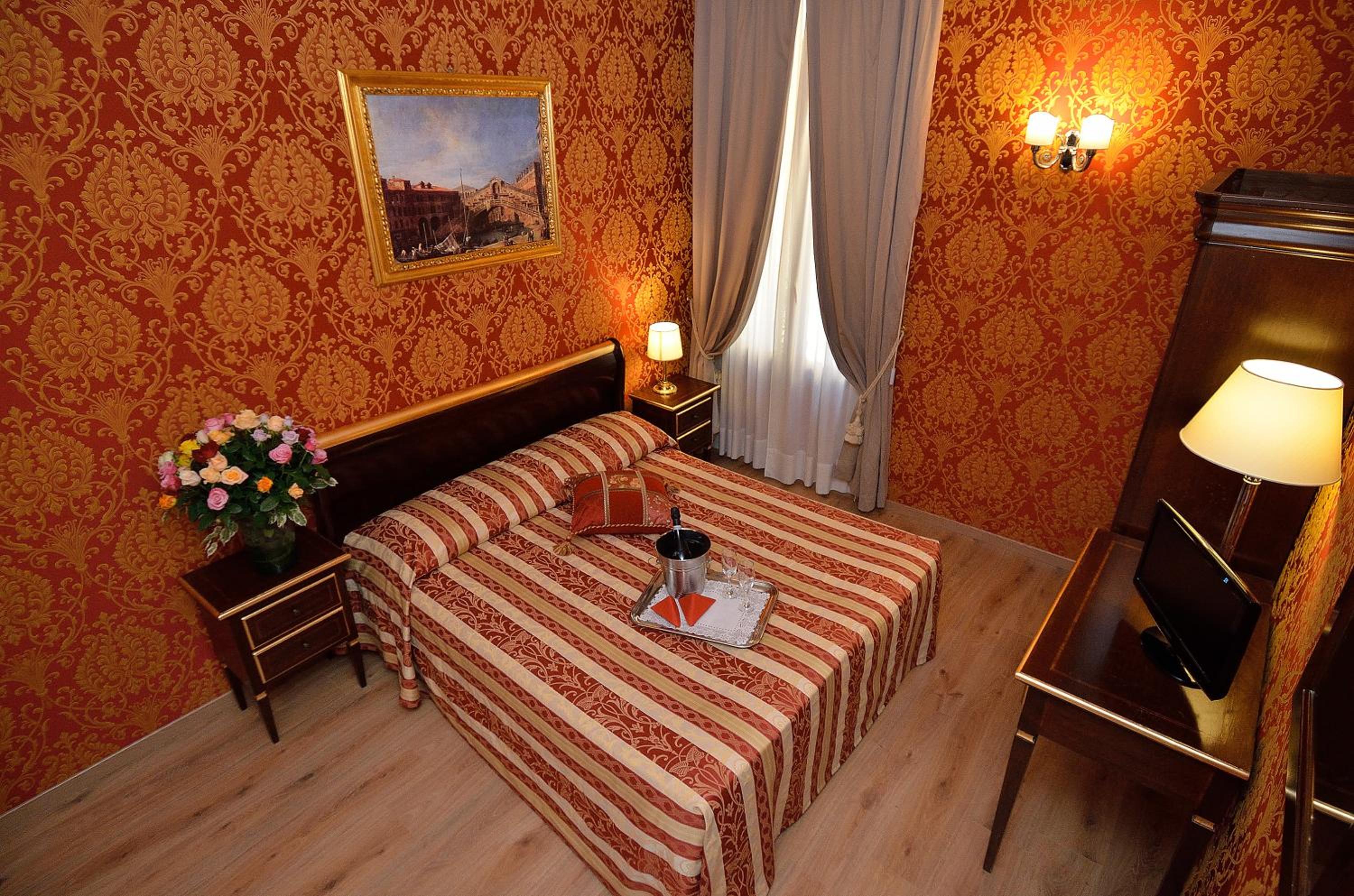 Double or Twin Room photo 1