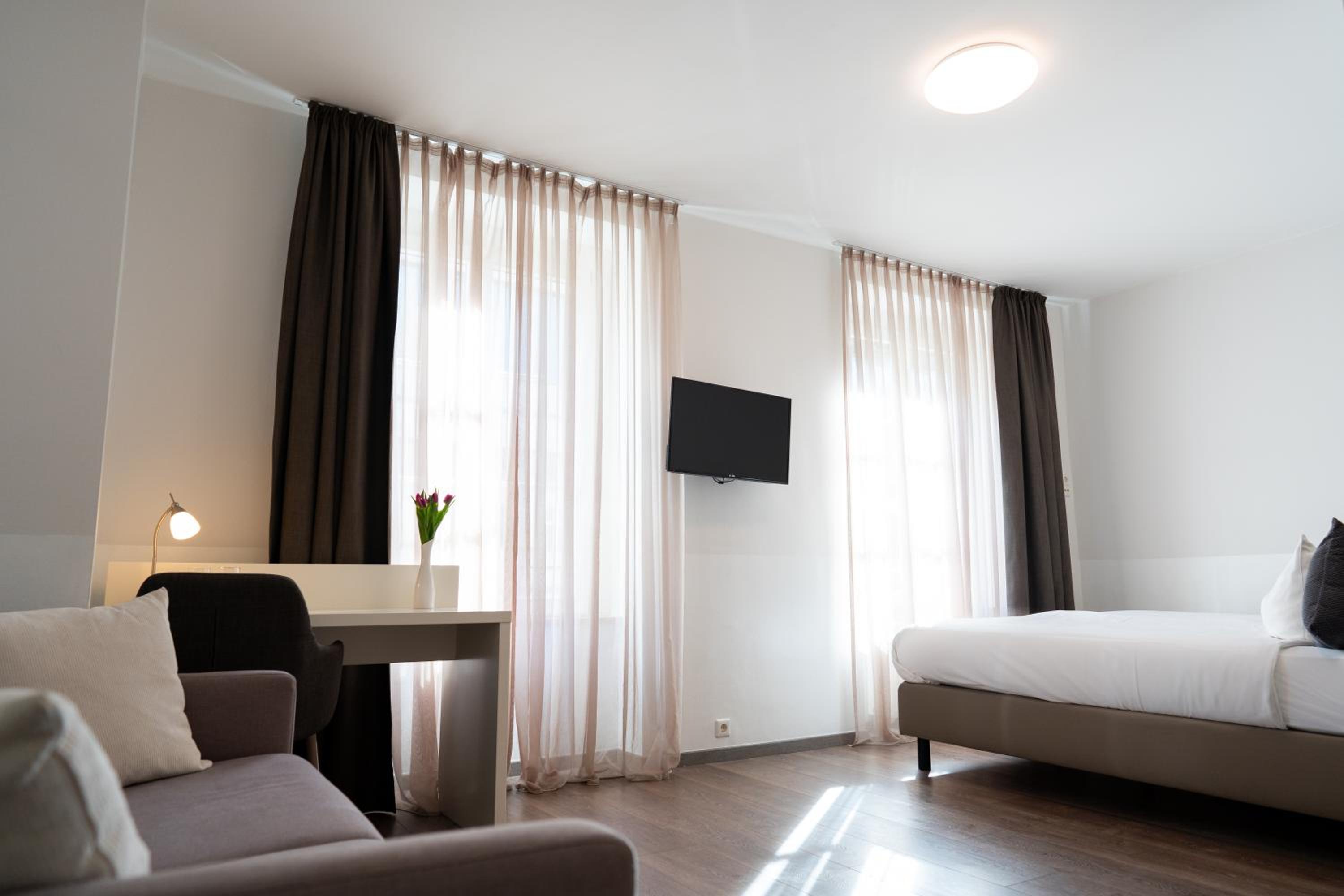 Quadruple Room with Private Bathroom - Photo 2