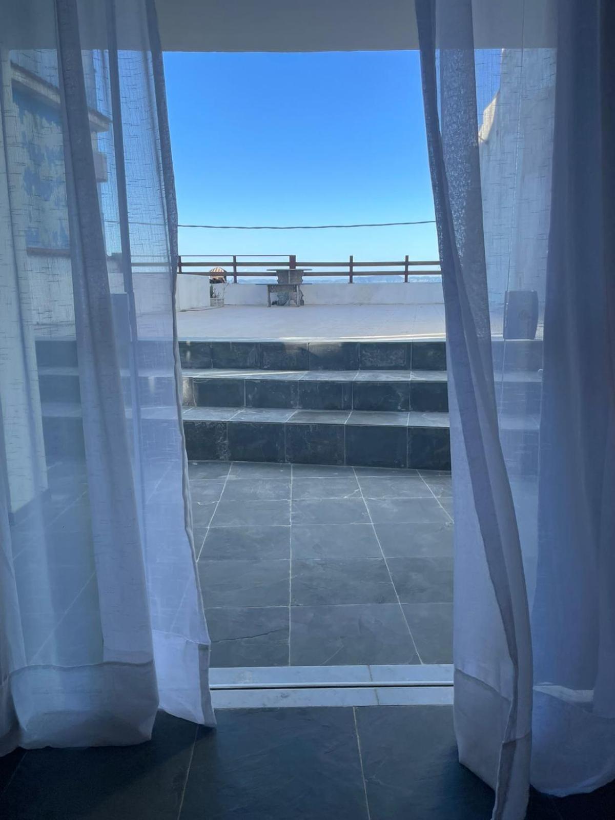 Studio with Balcony - Photo 6