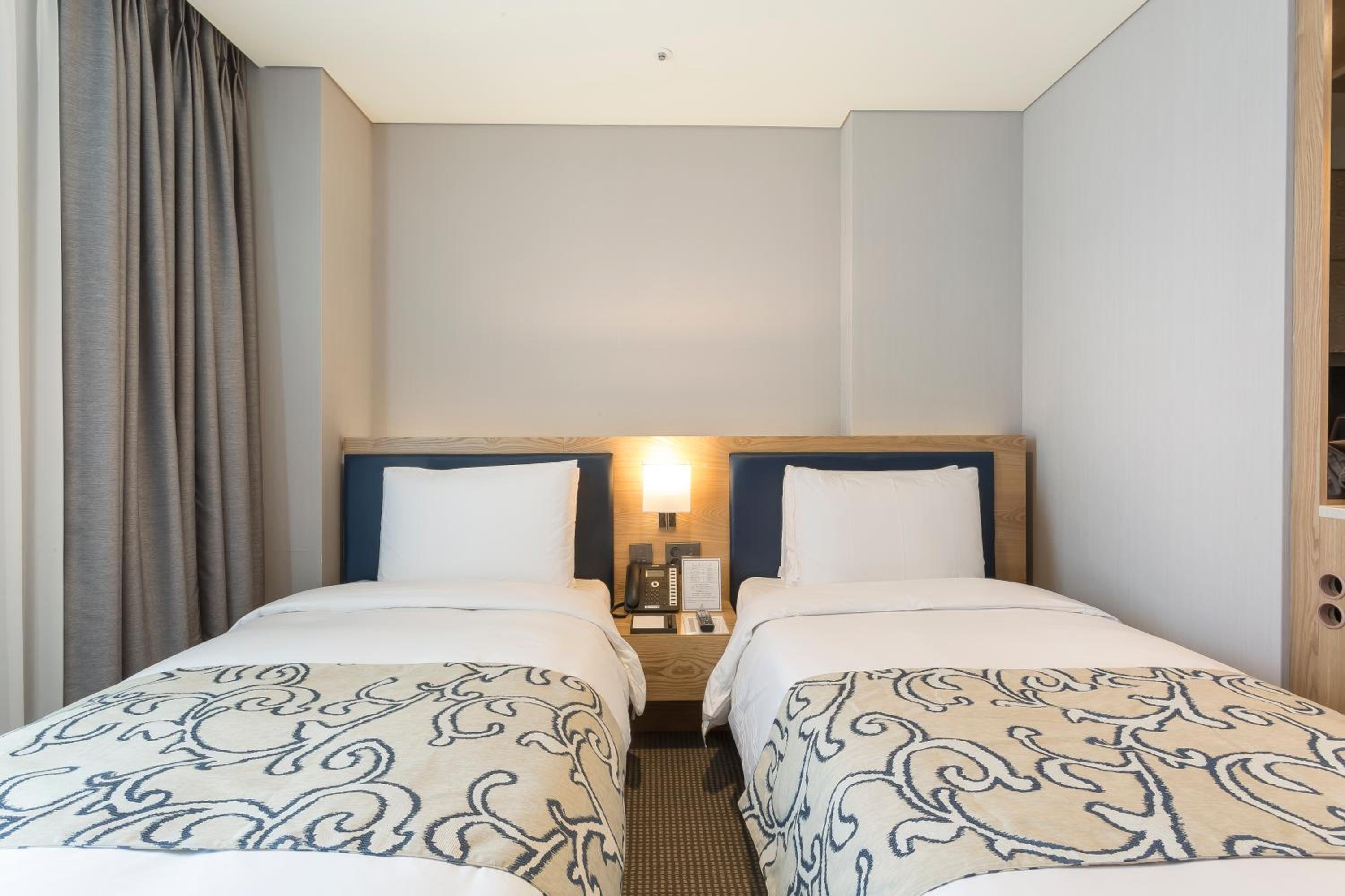 Superior Twin Room photo 3