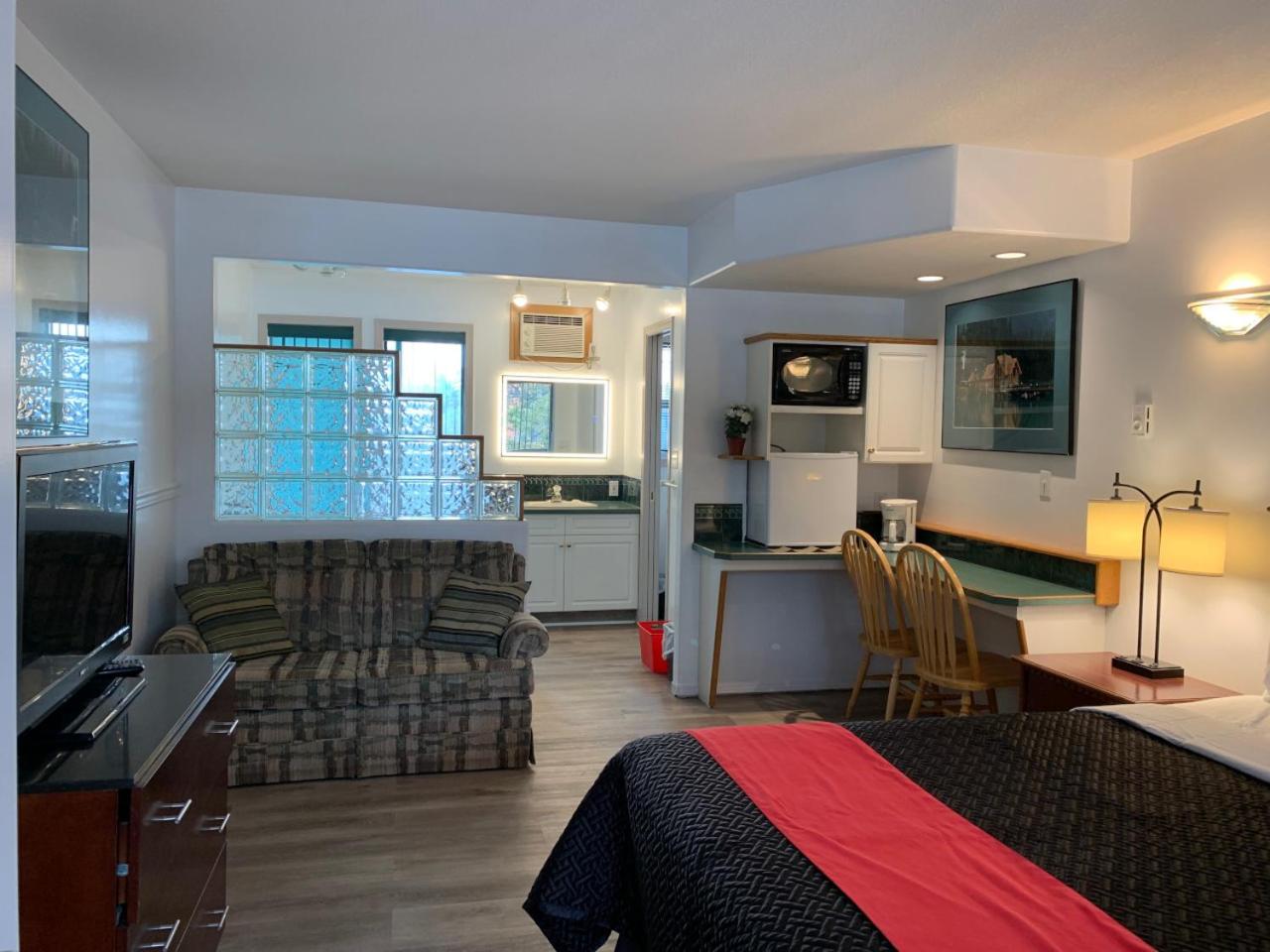 Deluxe Suite - Photo 2