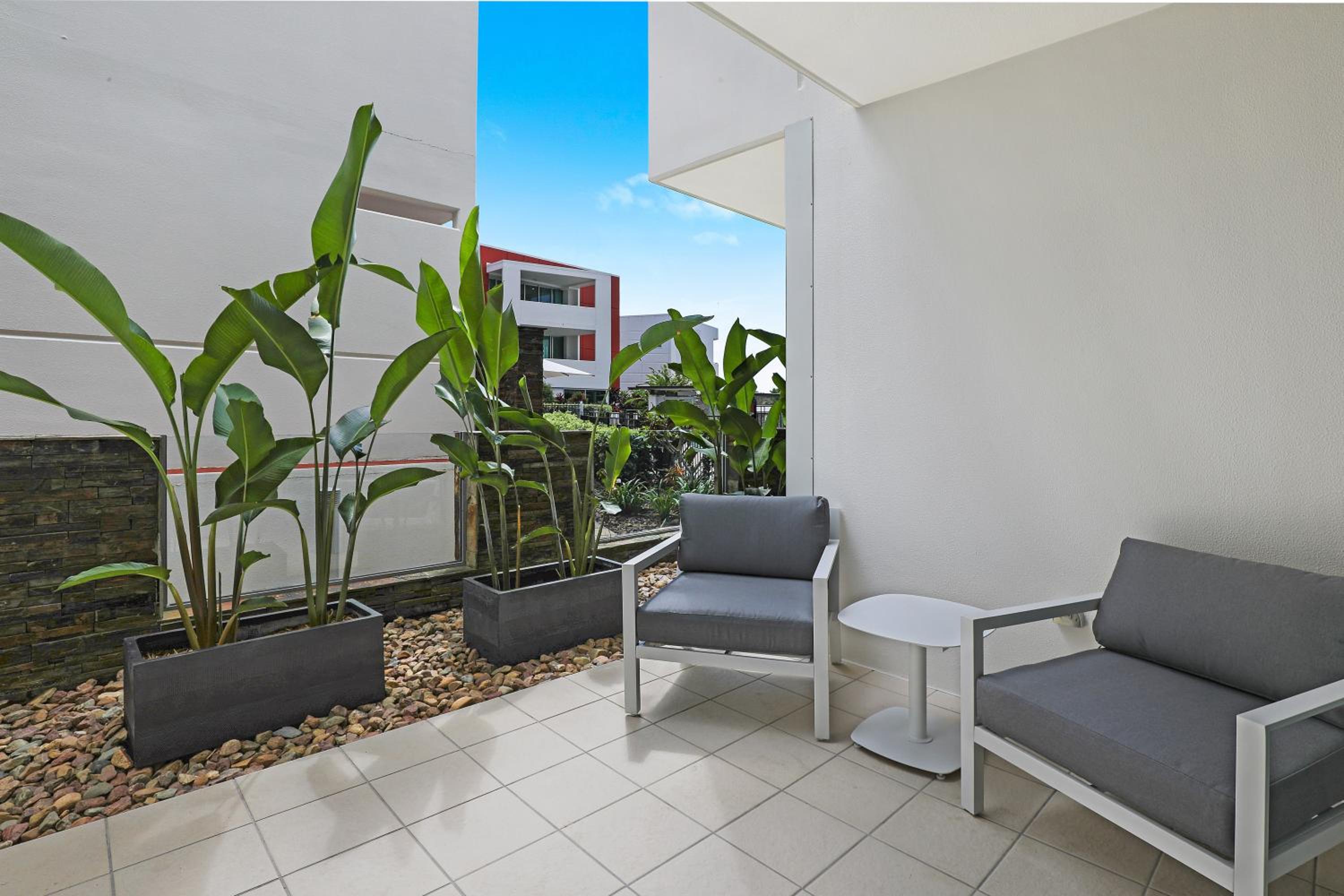 Three-Bedroom Apartment with Sea View photo 3