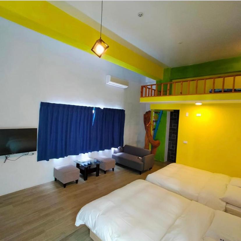 Queen Room with Two Queen Beds photo 1