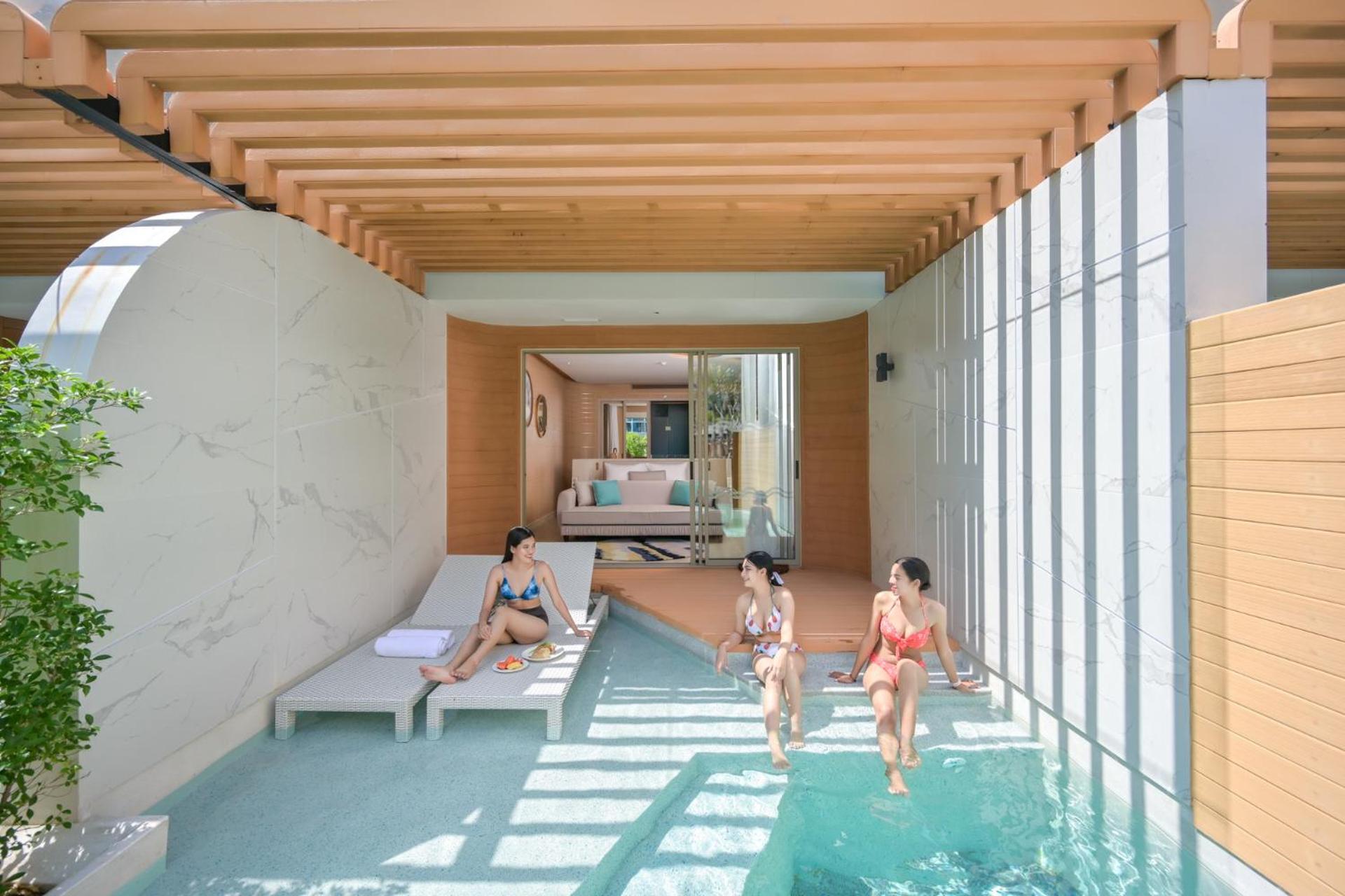 Pool Access - Photo 10