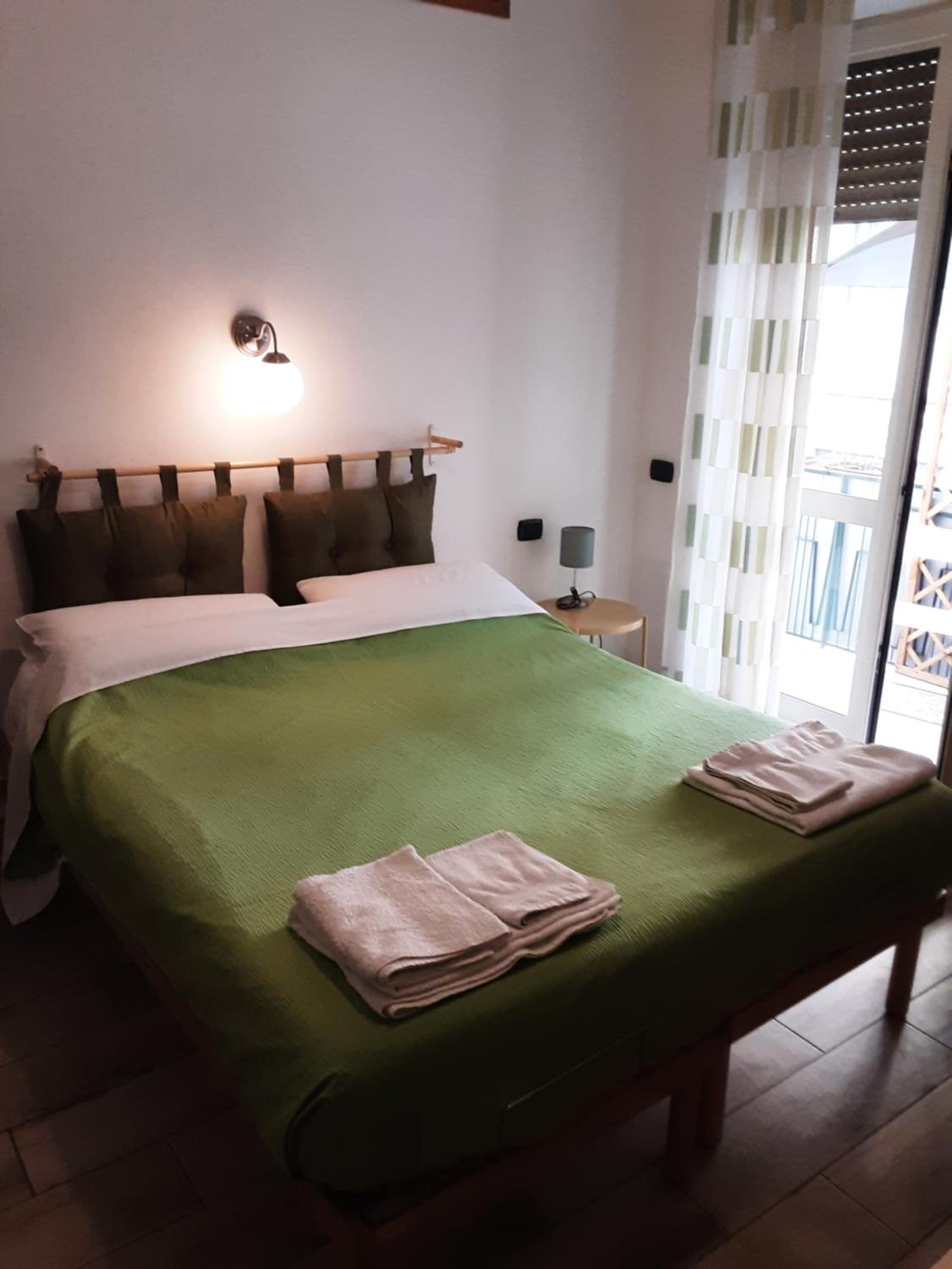 Deluxe Double Room with Sea View - Photo 16