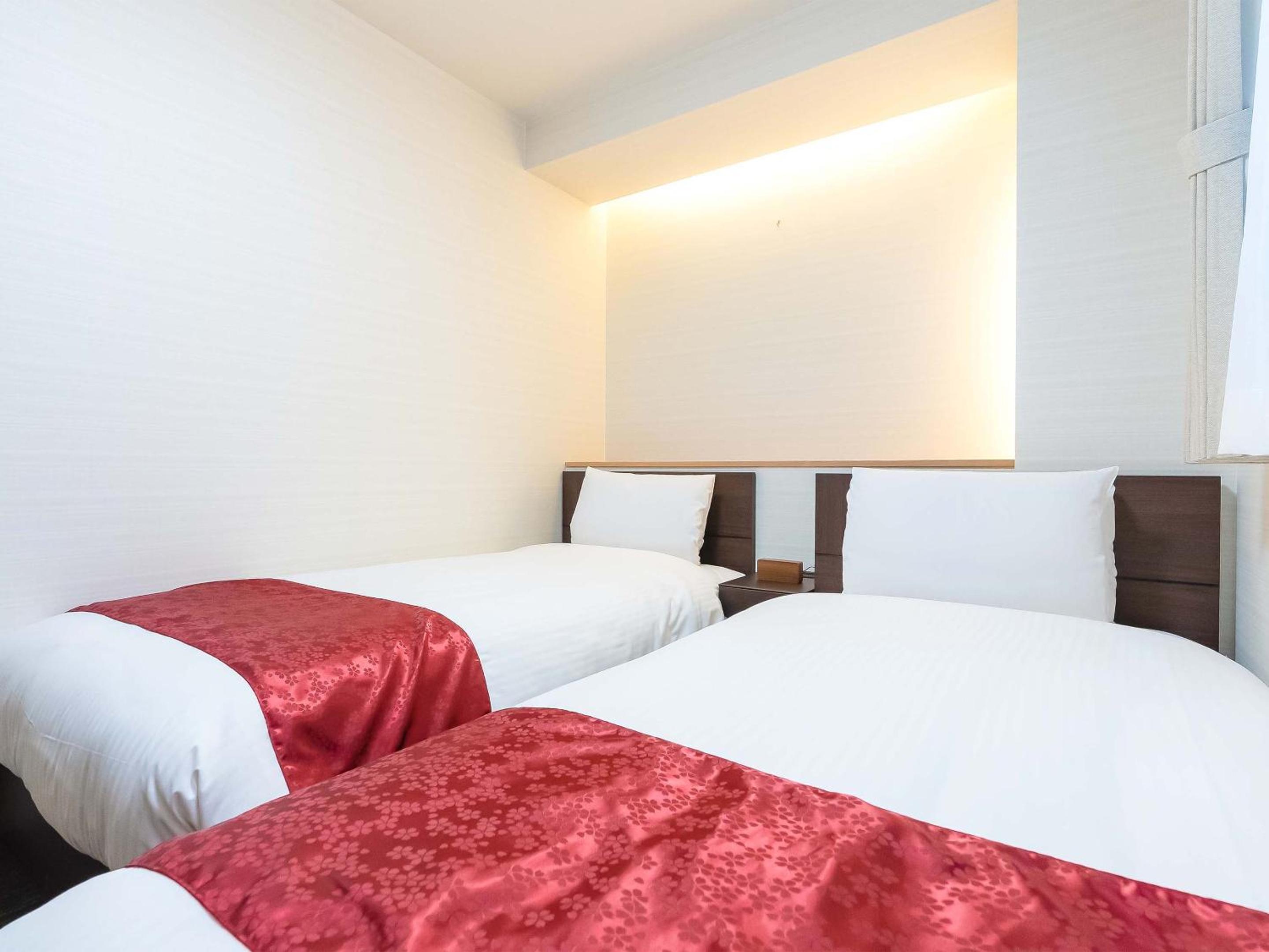 Twin Room - Photo 5