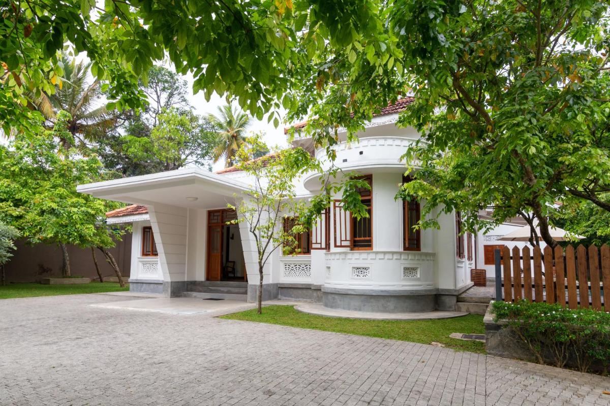 Villa photo 2