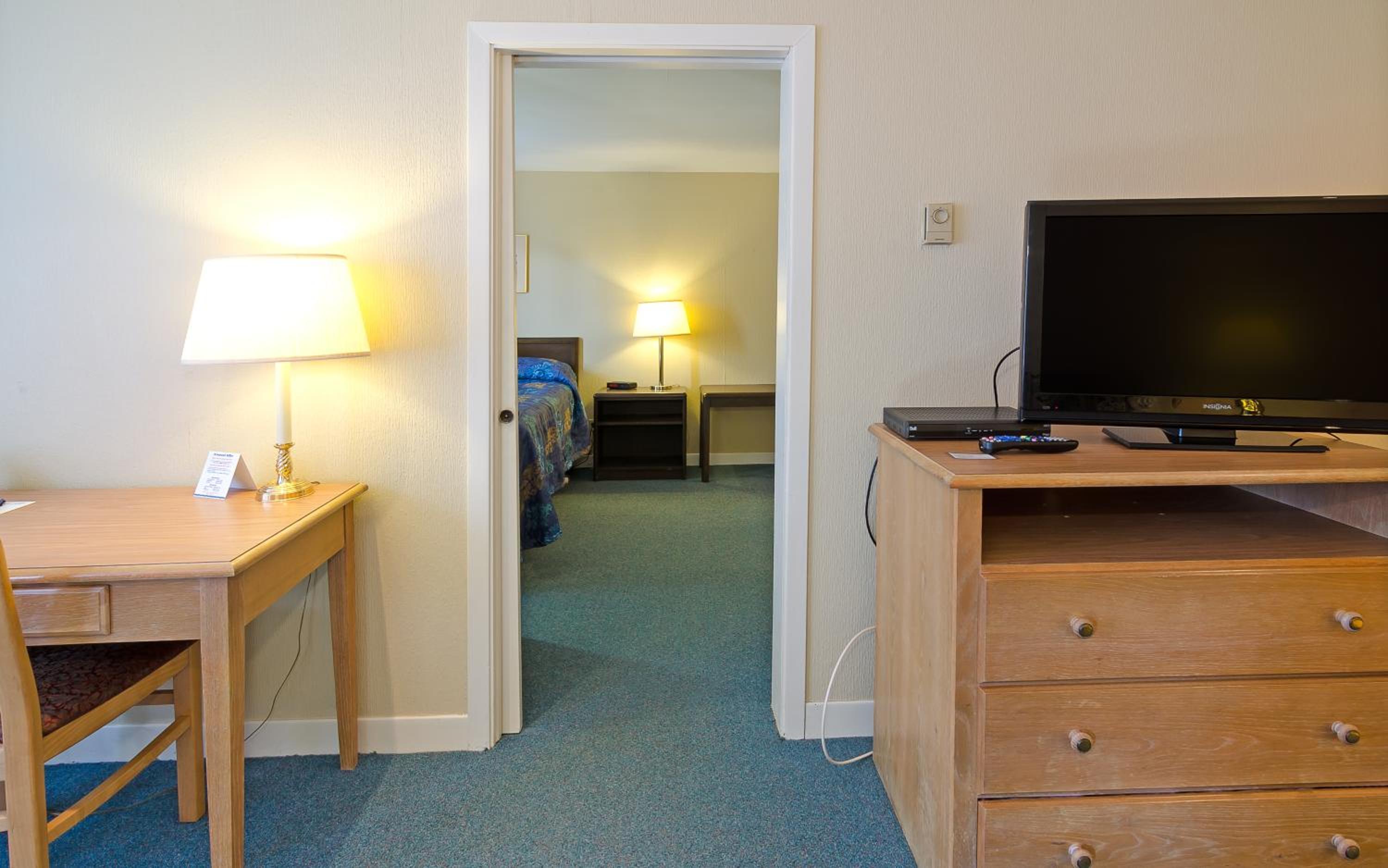 One-Bedroom Apartment - Photo 9
