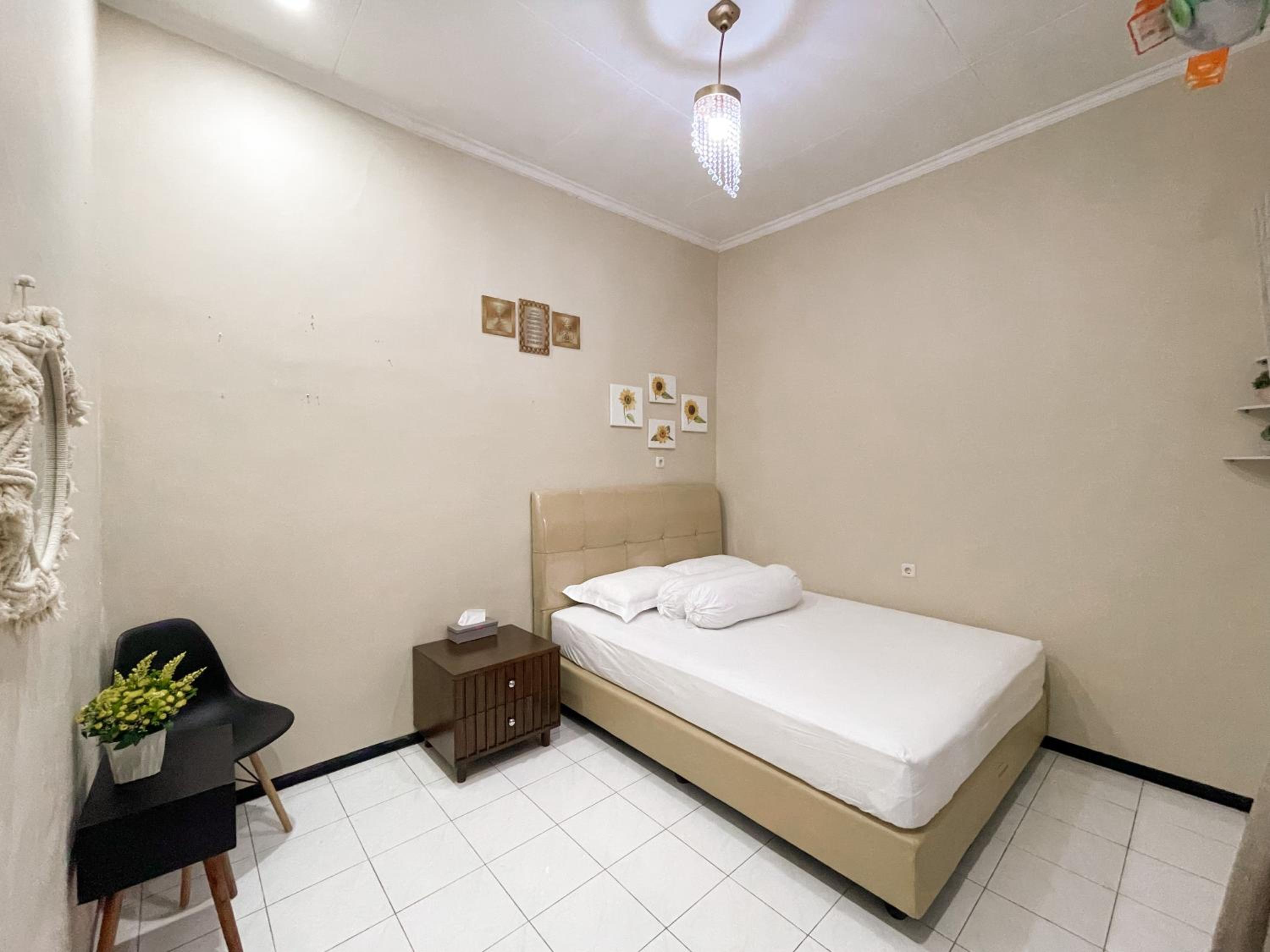 Double Room - Photo 10