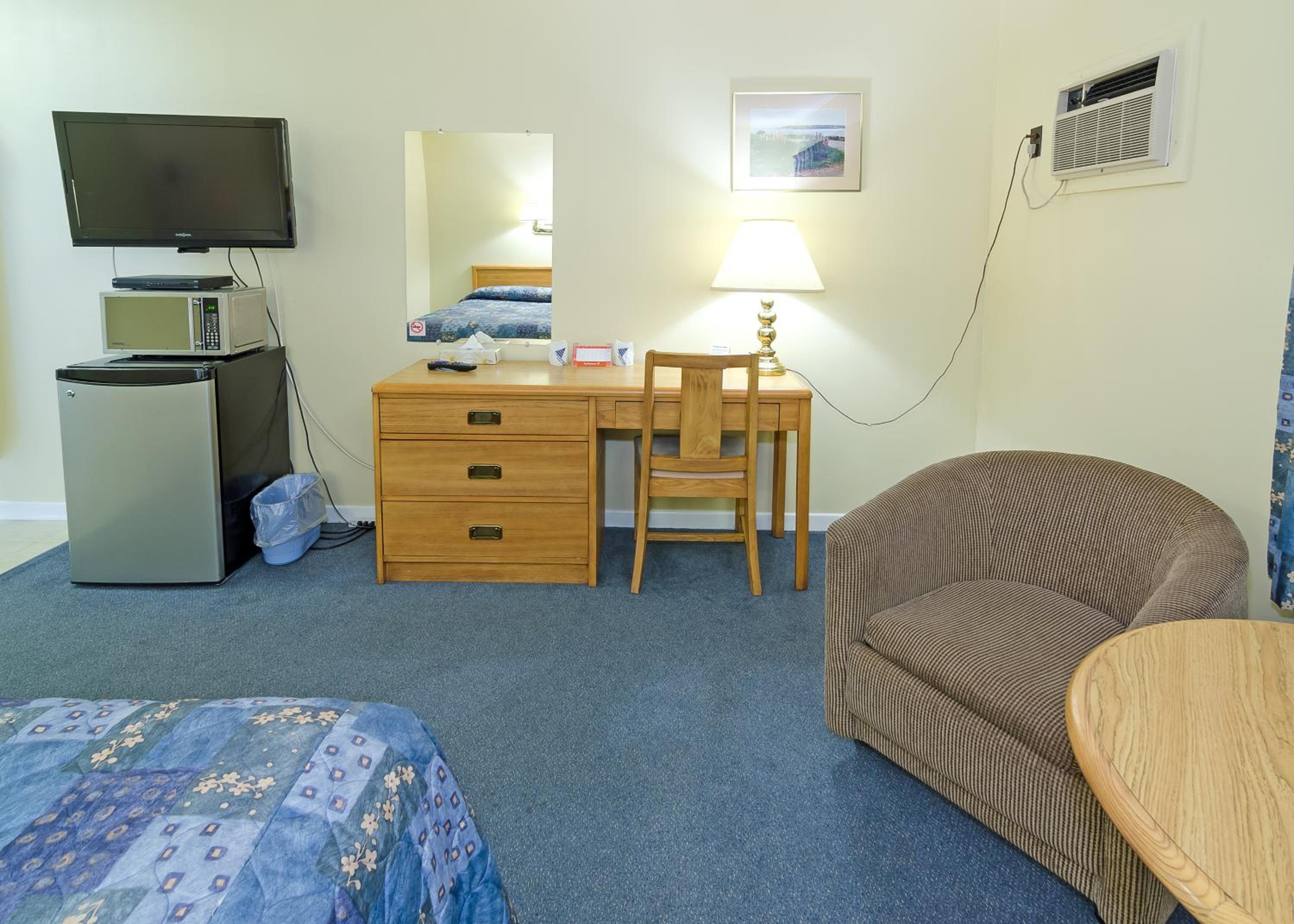 Queen Room - Photo 13