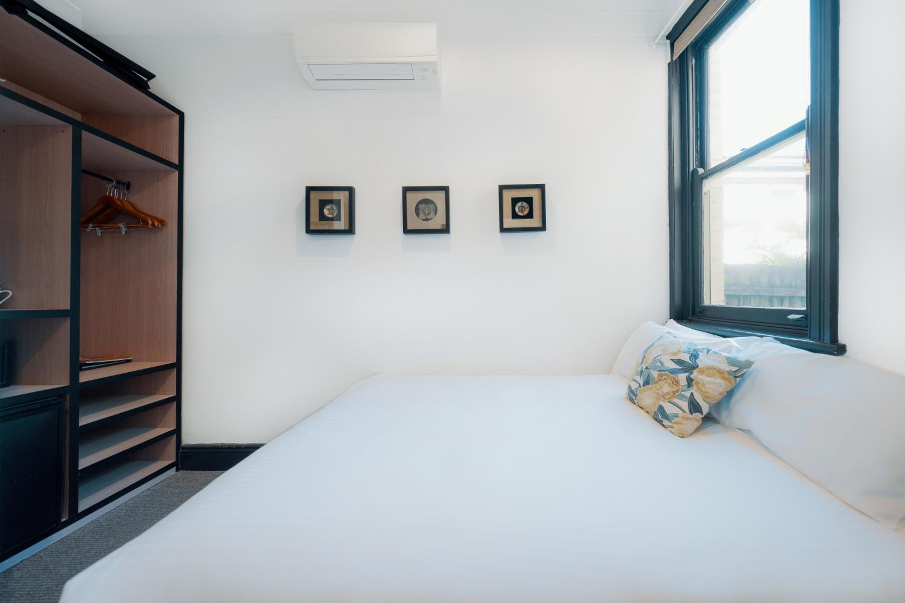 King or Twin Room with Private Bathroom