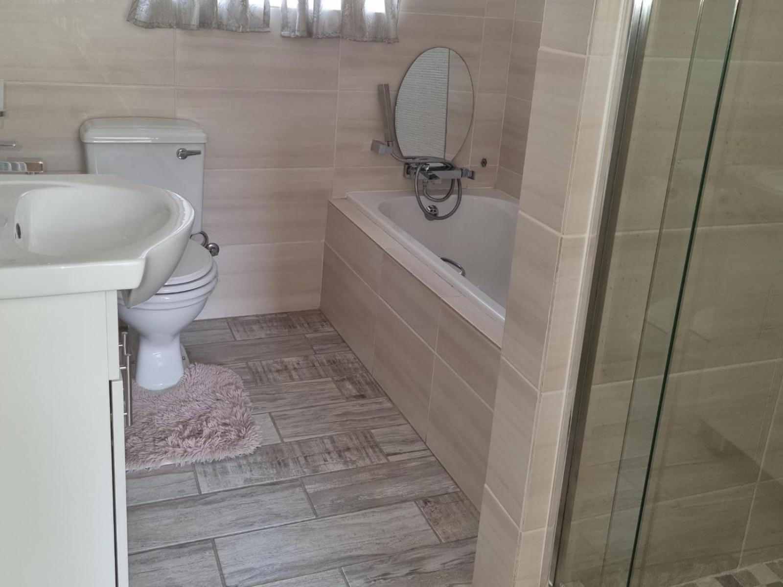 Standard Double Room - Photo 6