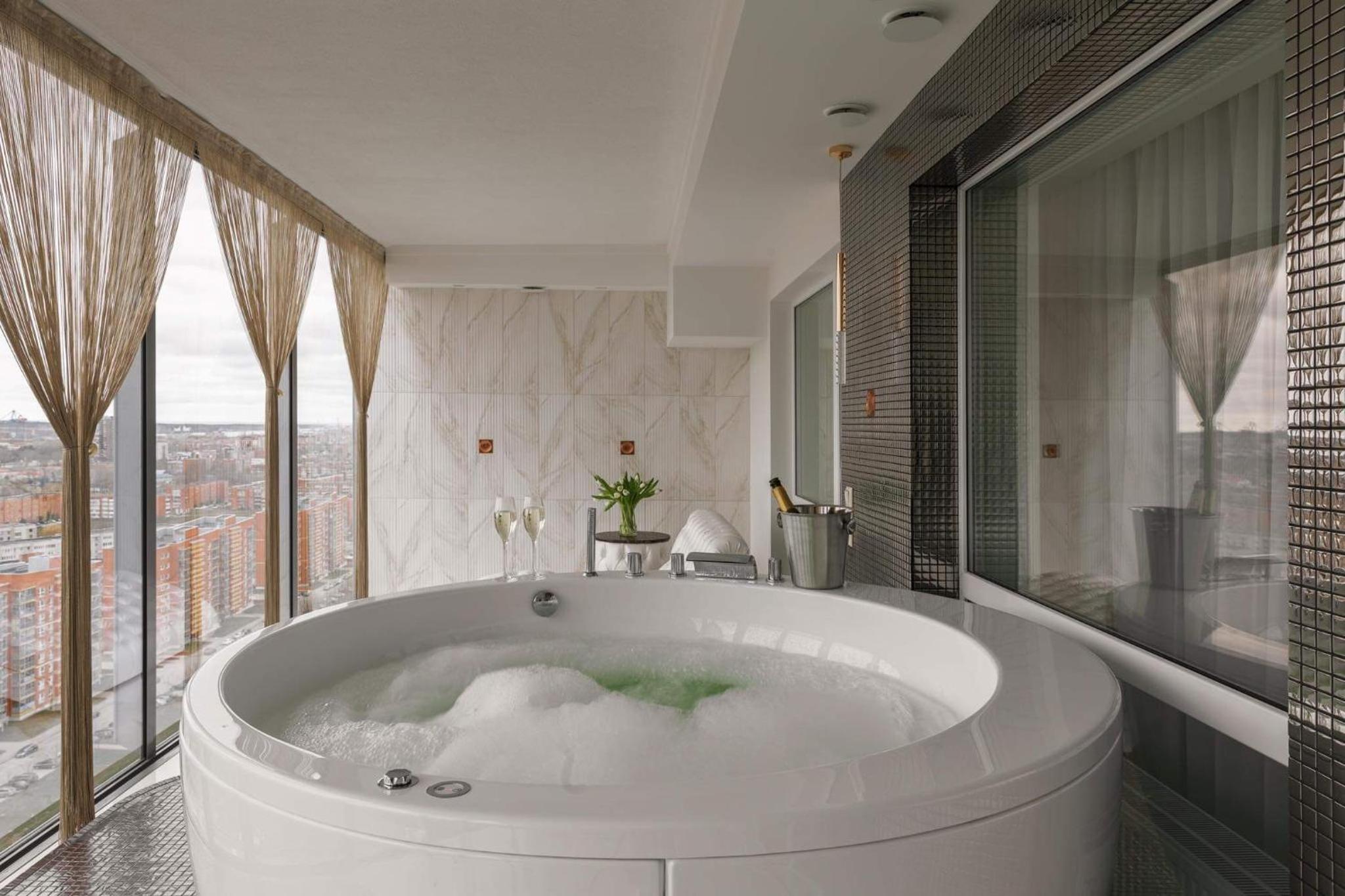 One-Bedroom Apartment - Photo 7