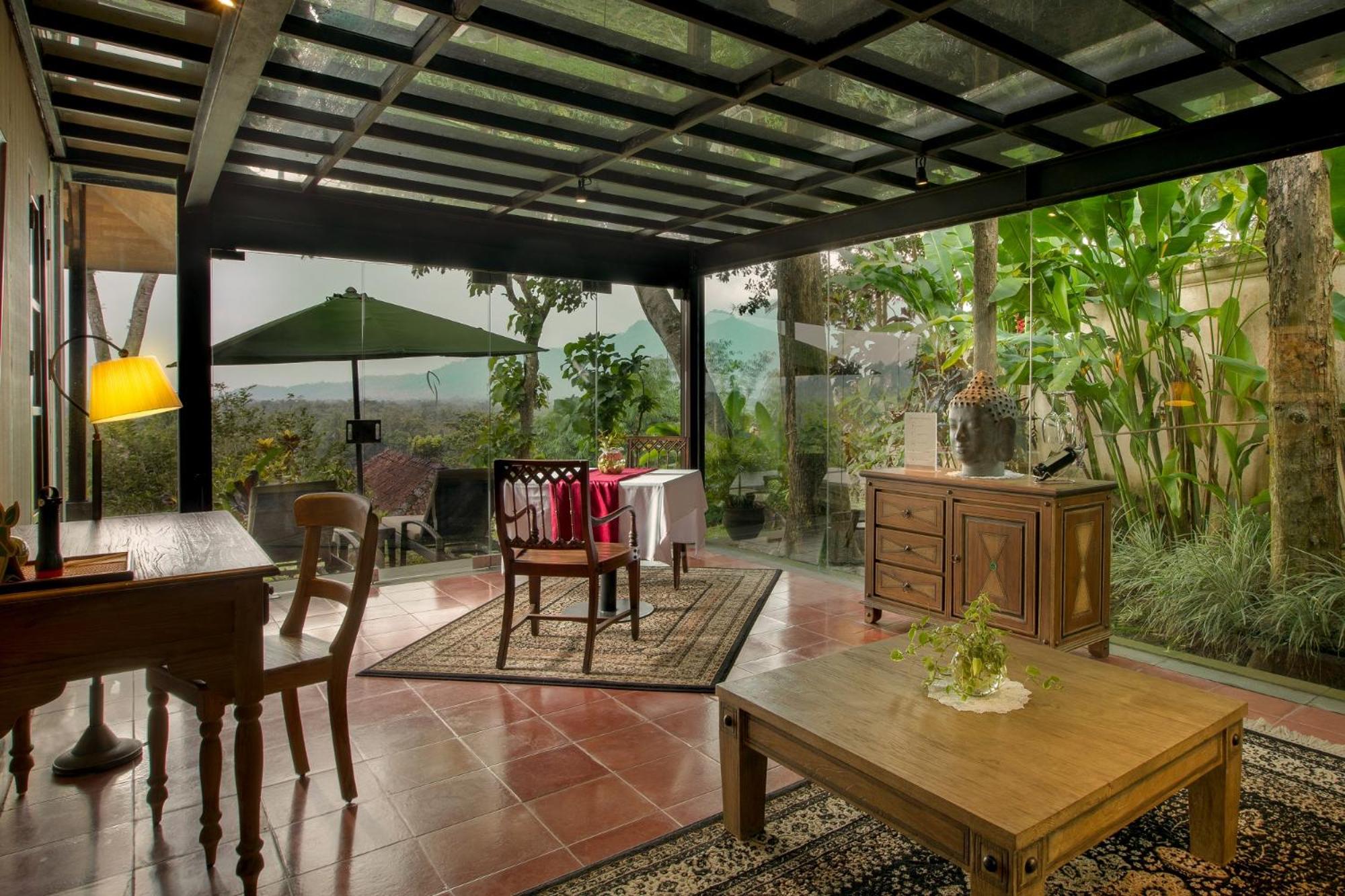 Borobudur View Pool Villa - Photo 2