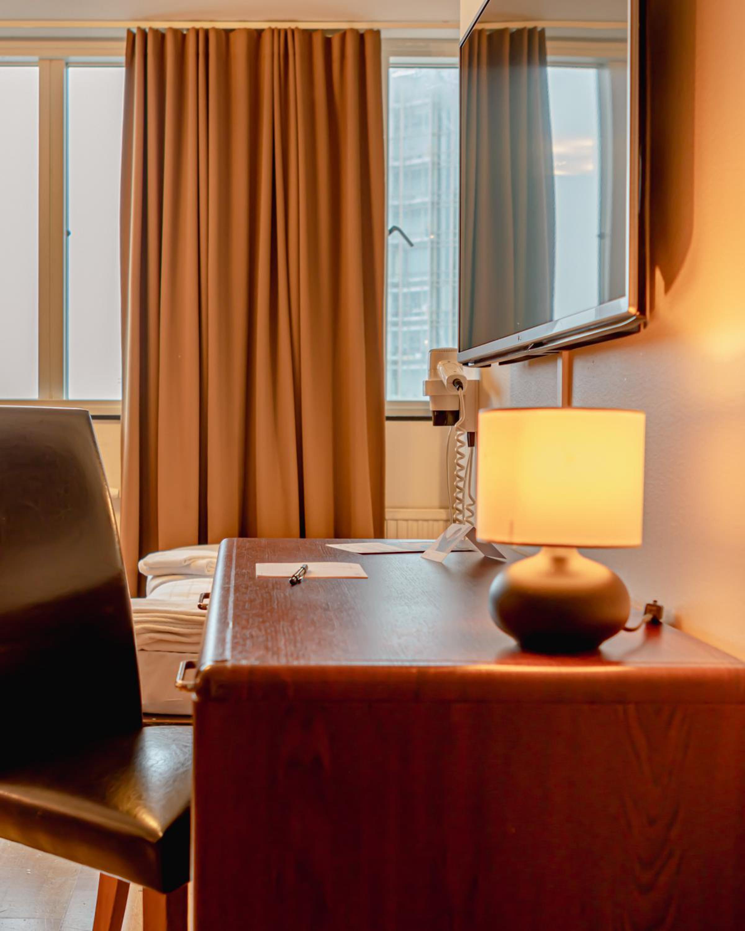 Standard Twin Room - Photo 10