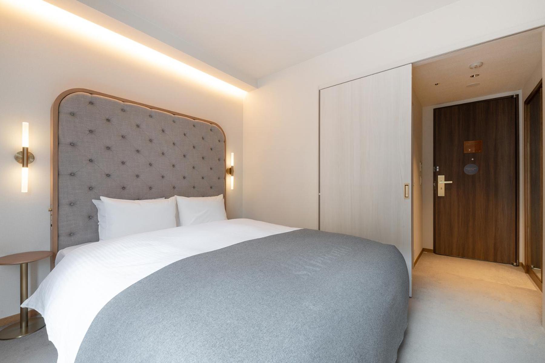Standard Queen Room with Tram & City view - Photo 7