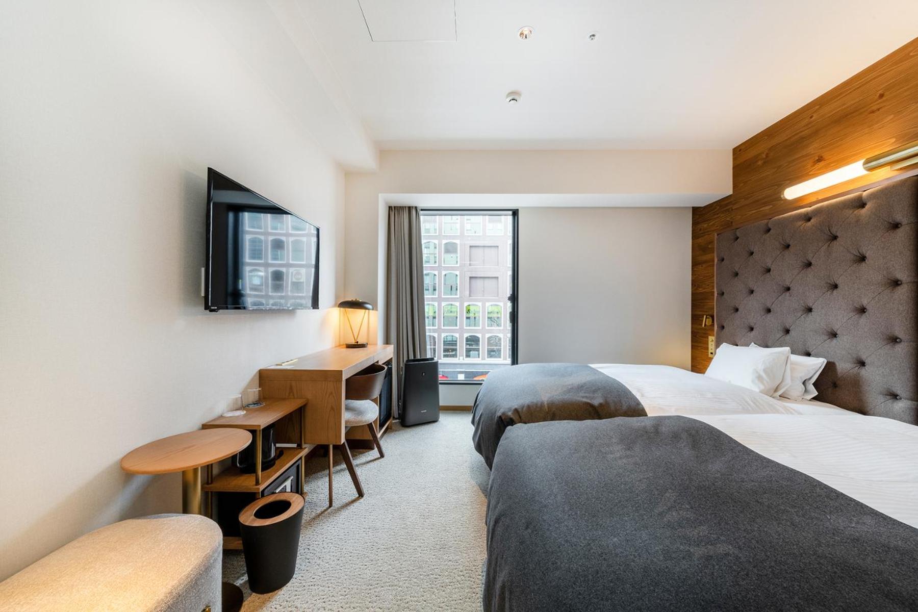 Standard Twin Room with Tram & City view - Photo 1