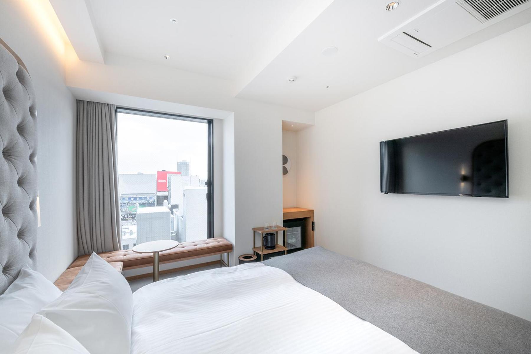 Superior Queen Room with City View - Photo 3