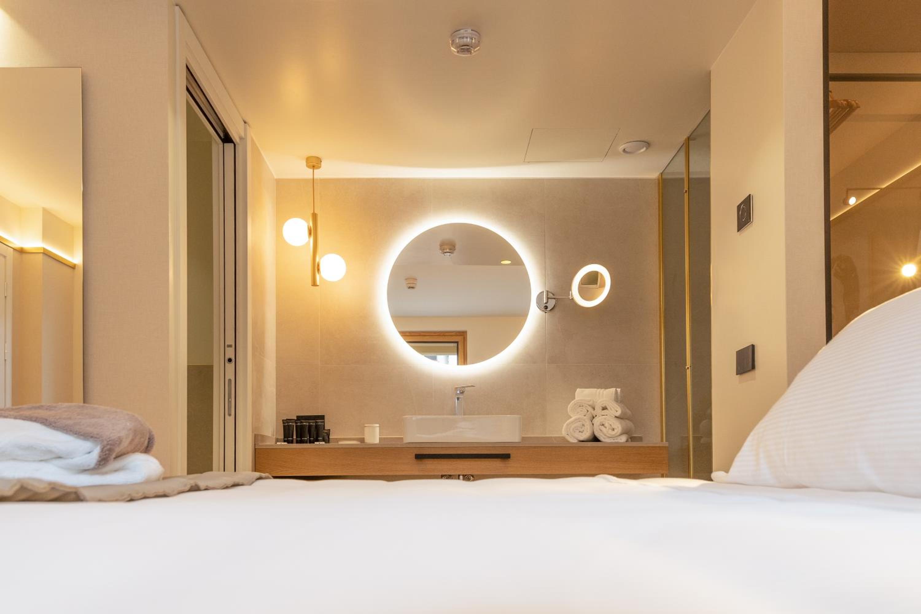 Junior Suite with Garden View - Photo 2