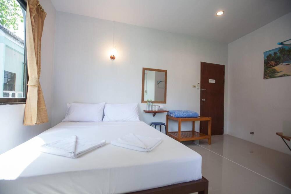 Budget Double Or Twin Room photo 1