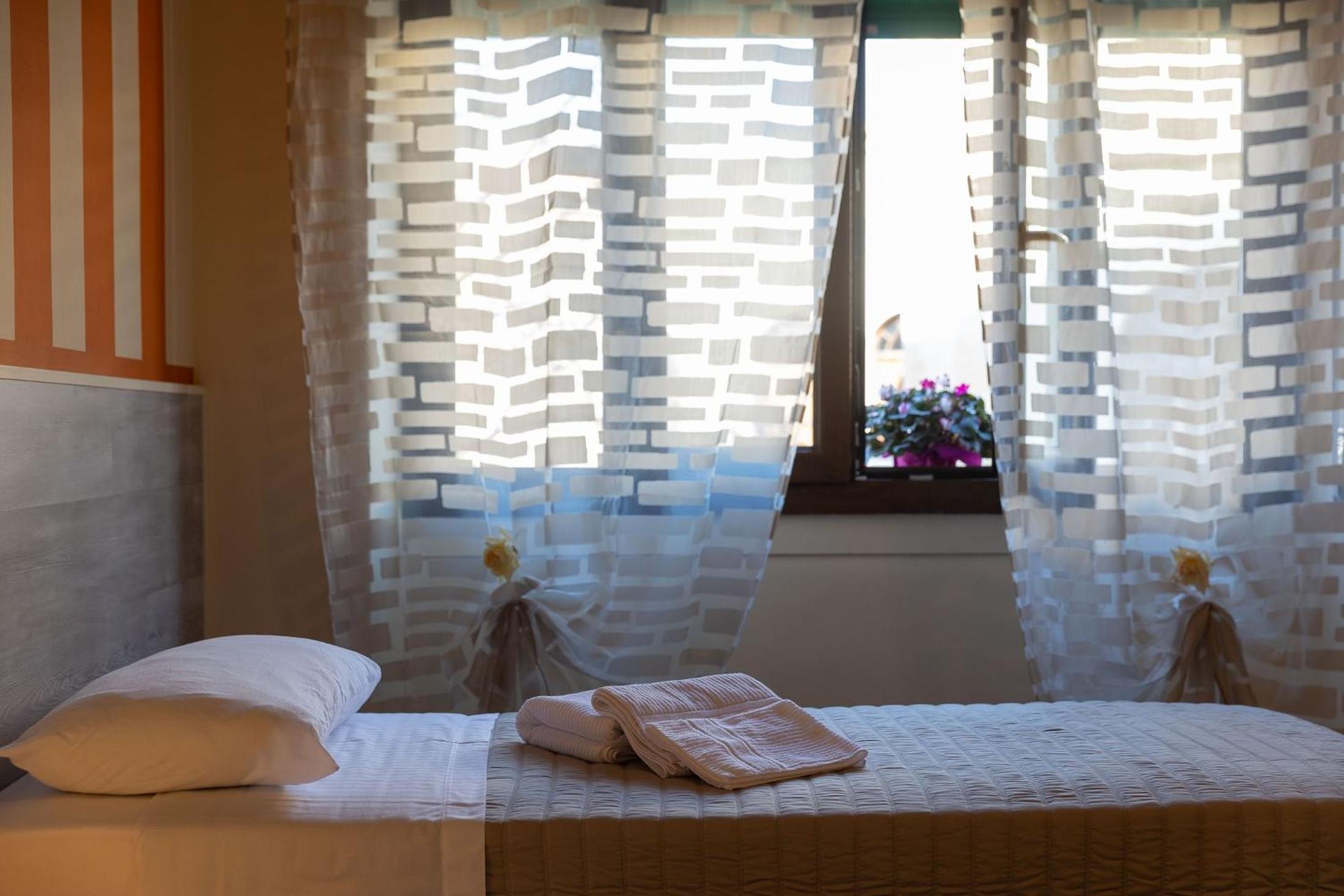 Triple Room with Private External Bathroom