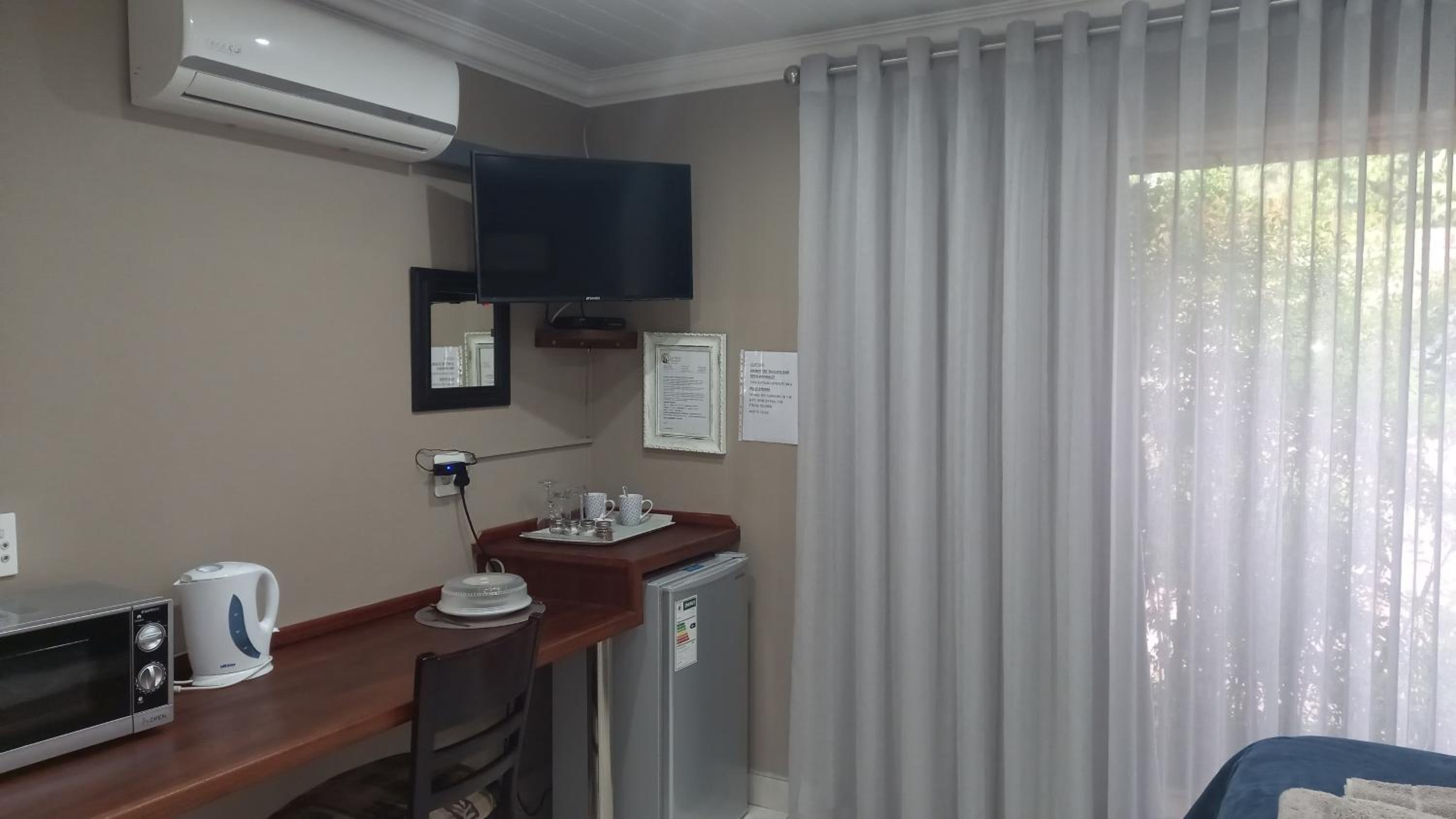 Double Room with Private Bathroom - Photo 1