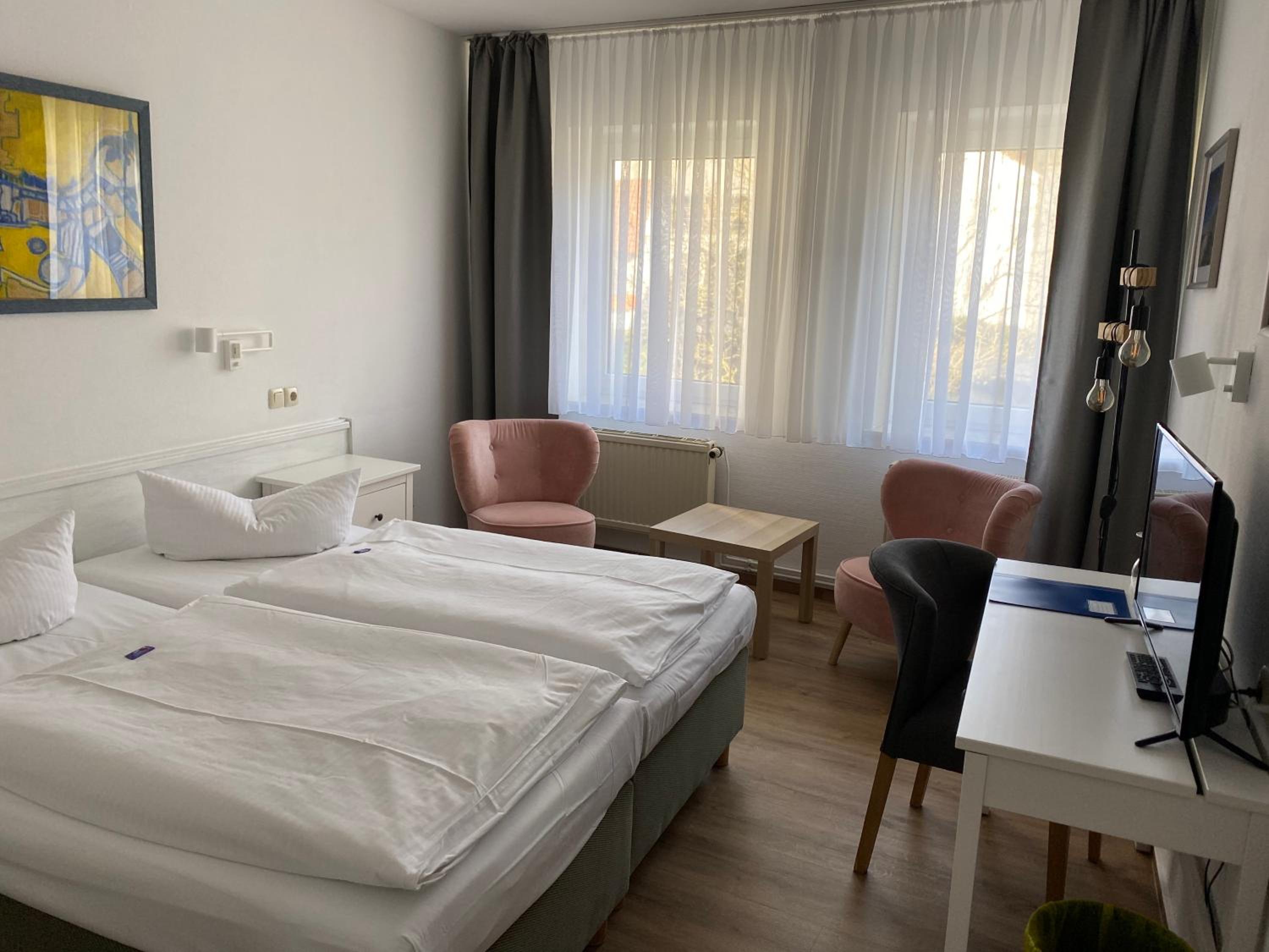 Double Room - Photo 3