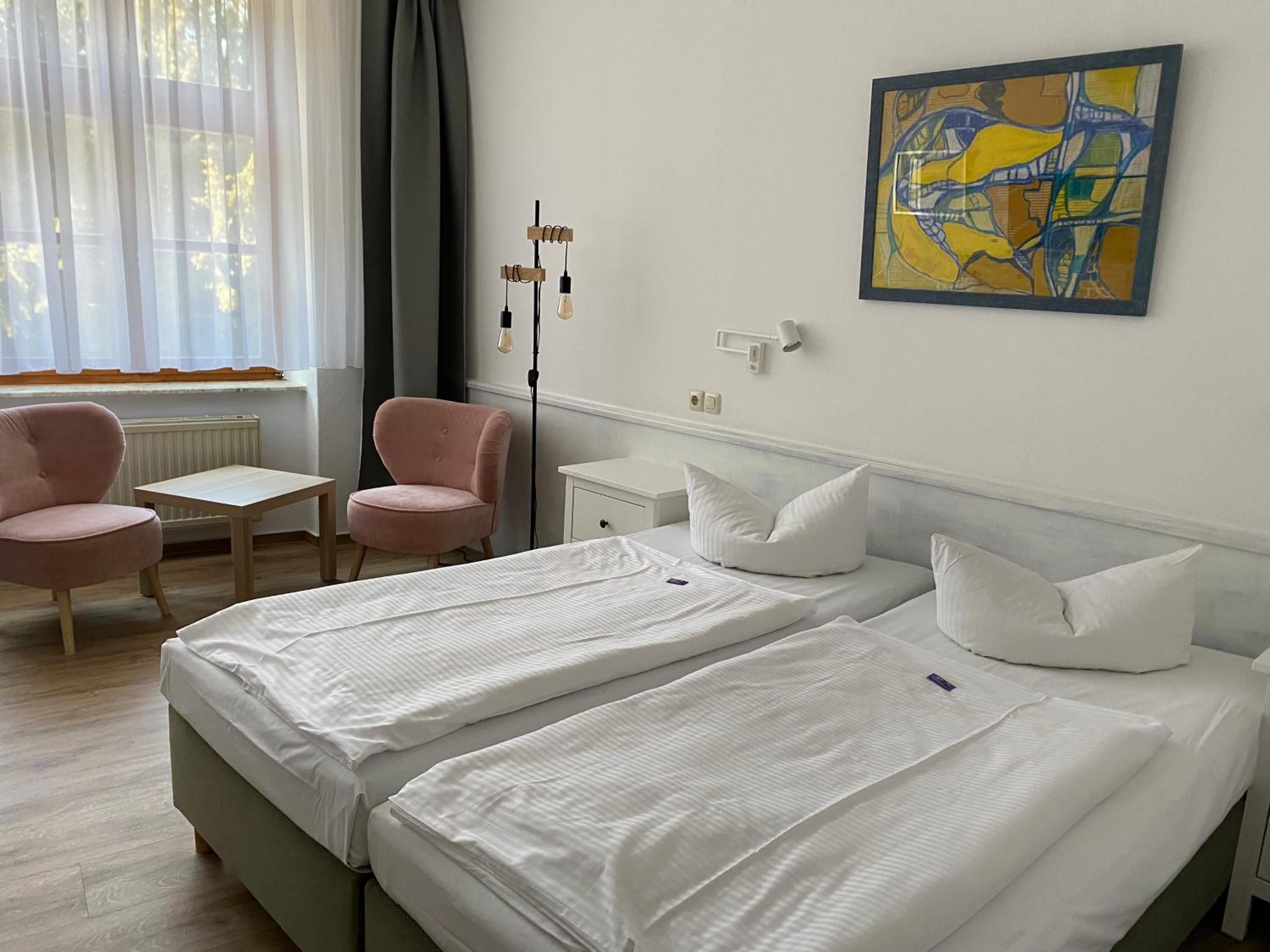 Double Room - Photo 8