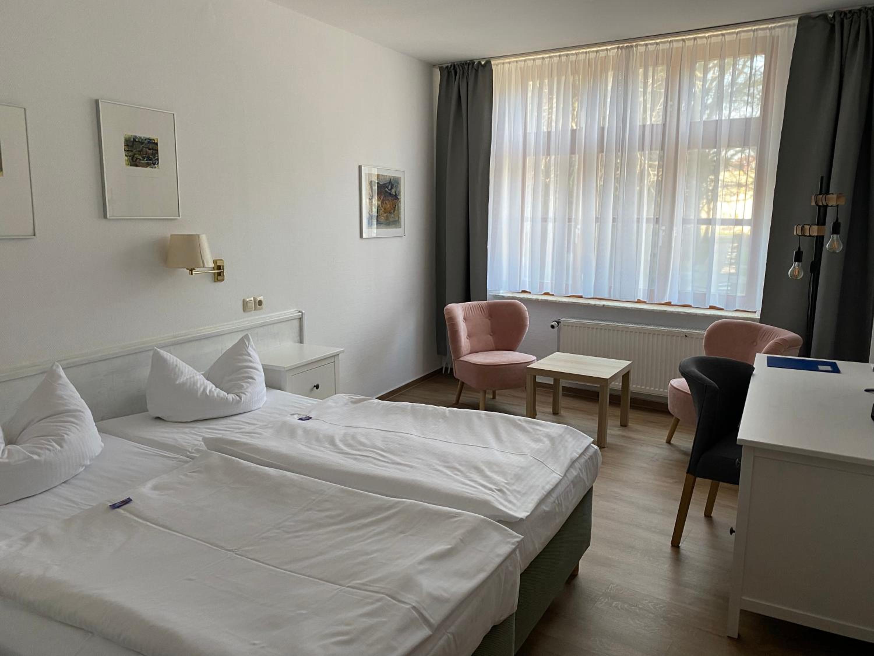 Double Room - Photo 7