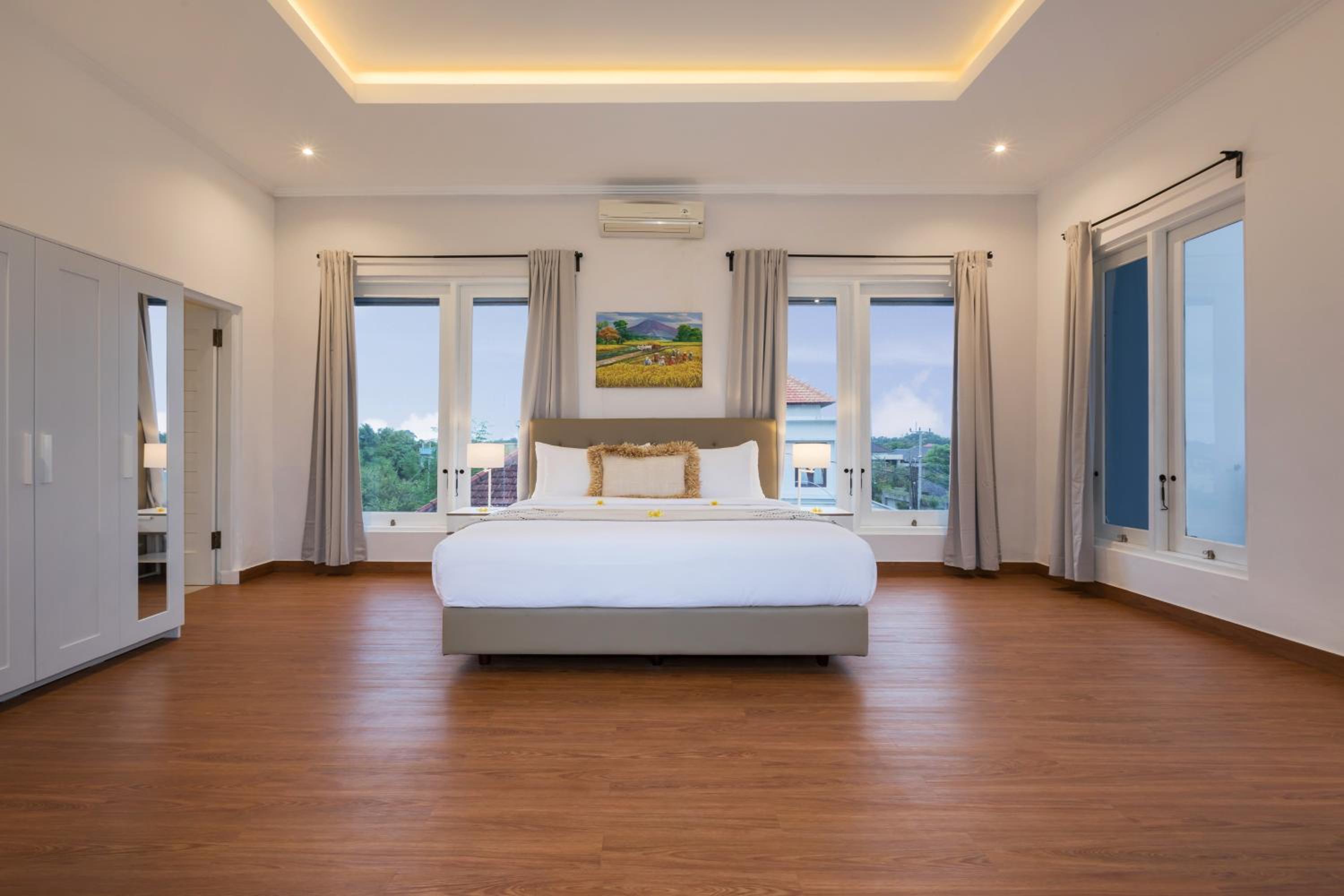 Five Bedroom Villa with Private Pool - Photo 18