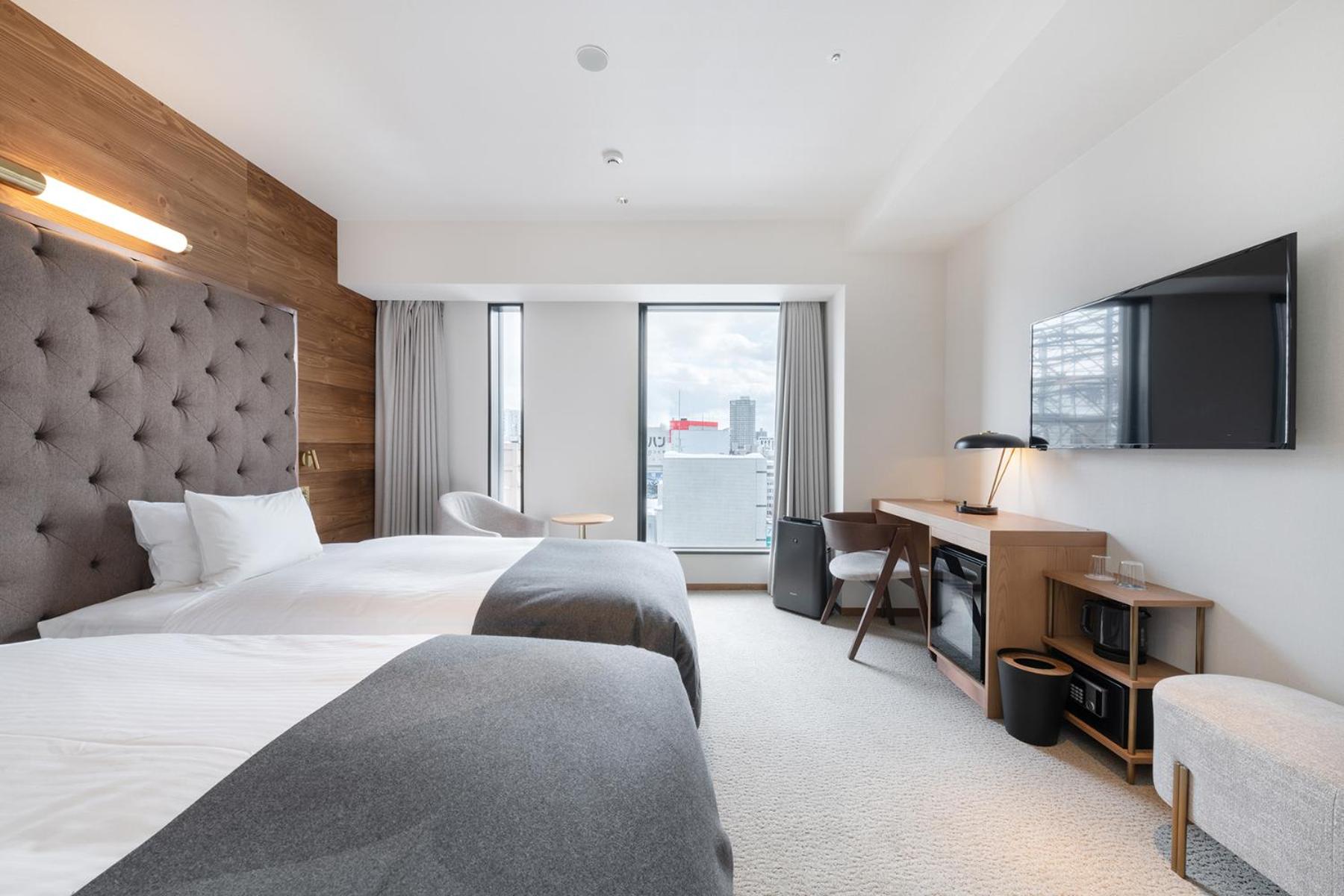 Superior Twin Room with City View - Photo 7