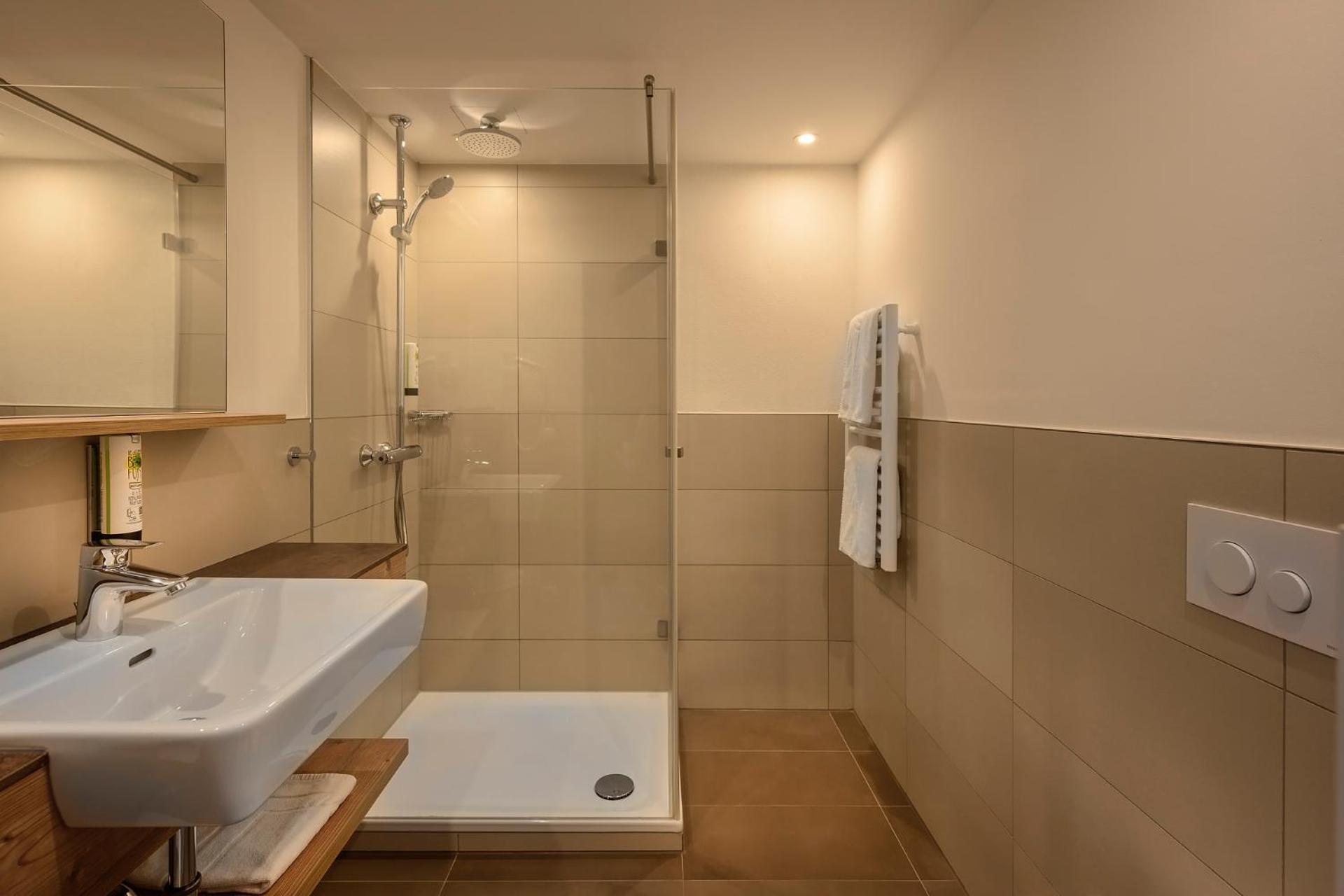 Double or Twin Room - Photo 3