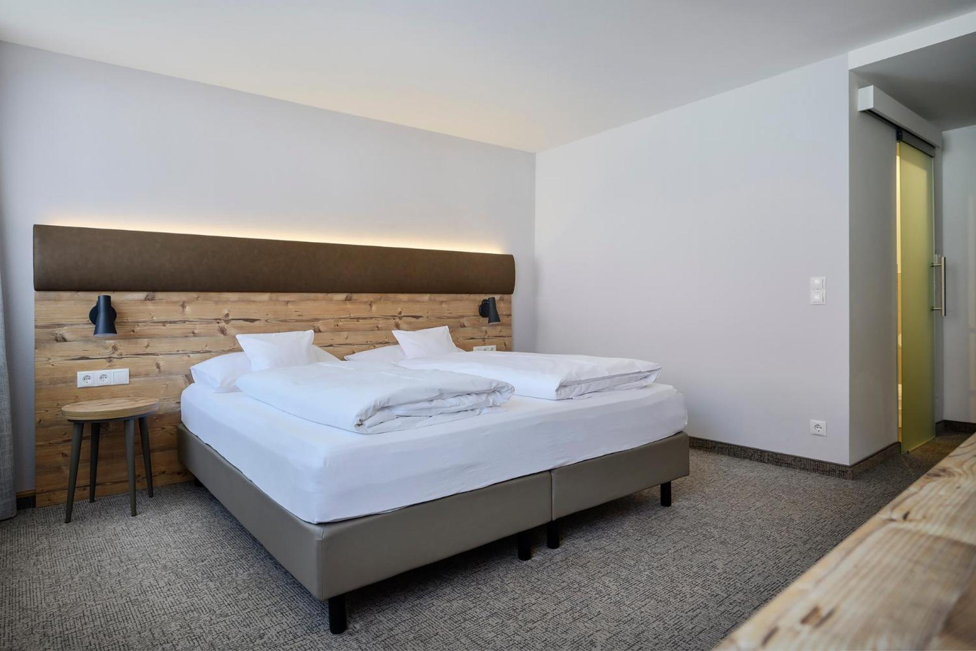 Double or Twin Room - Photo 4