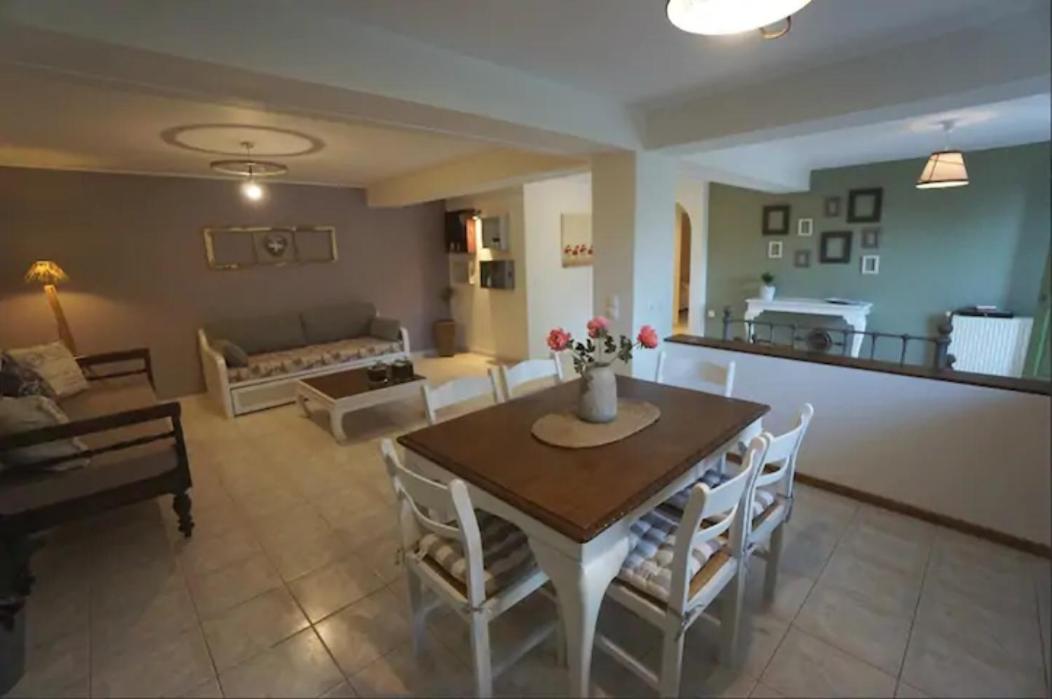 Two-Bedroom House photo 3