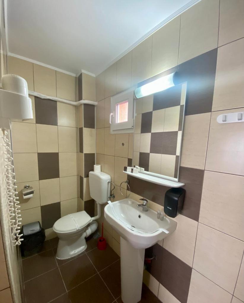 Double or Twin Room with Sea View photo 3