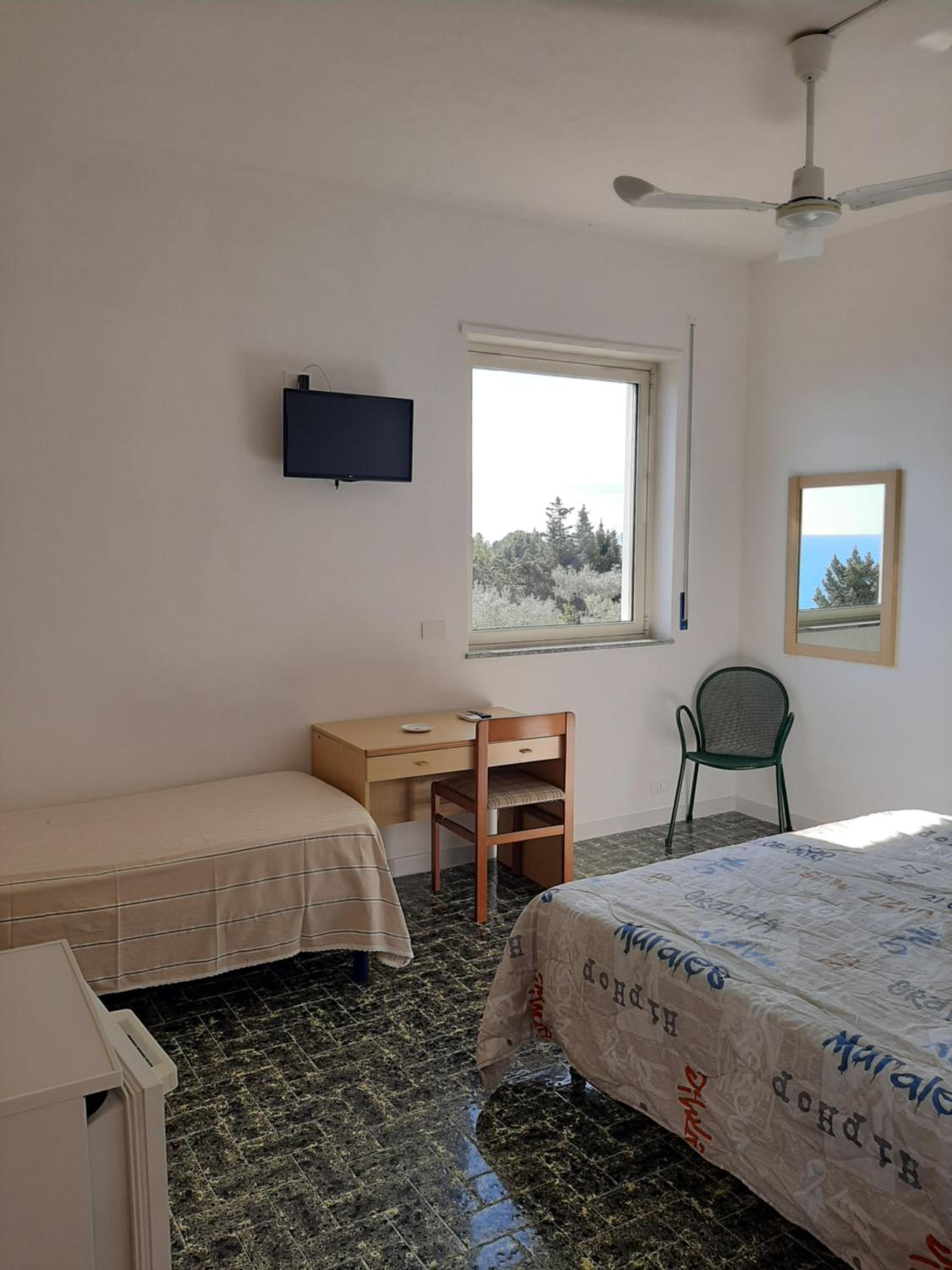 Basic Triple Room - Photo 11