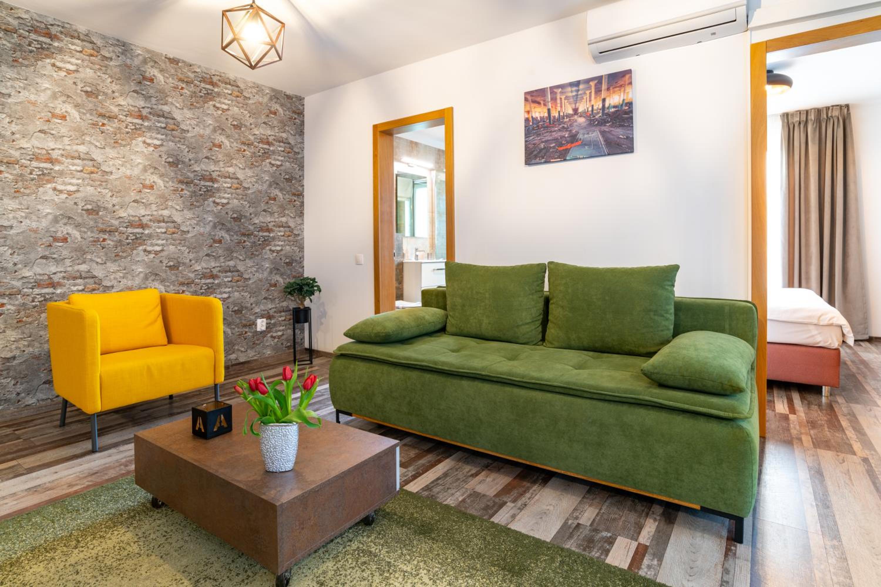 Apartment with Terrace - Photo 2