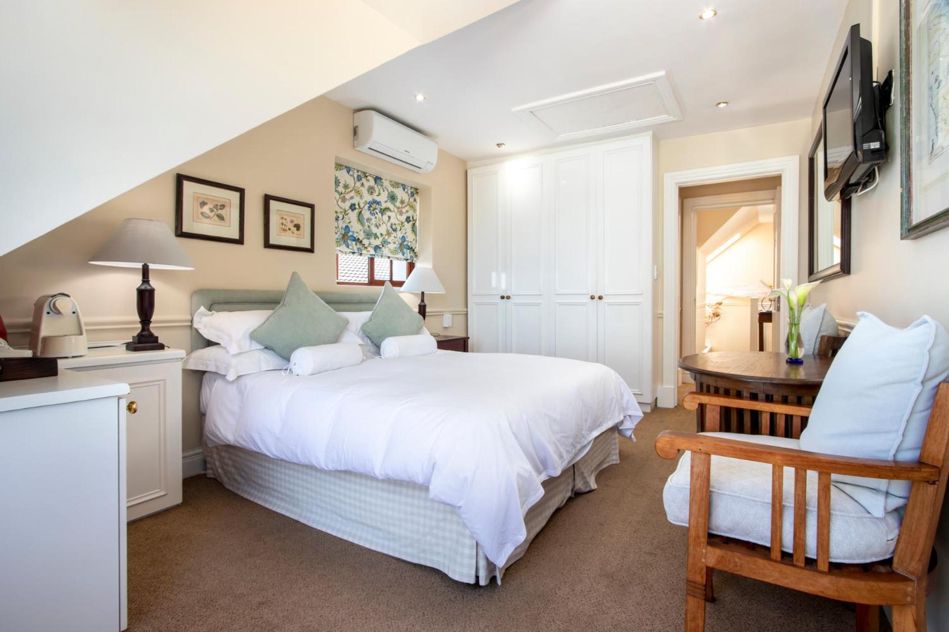 Standard Double Room with Sea View - Photo 2