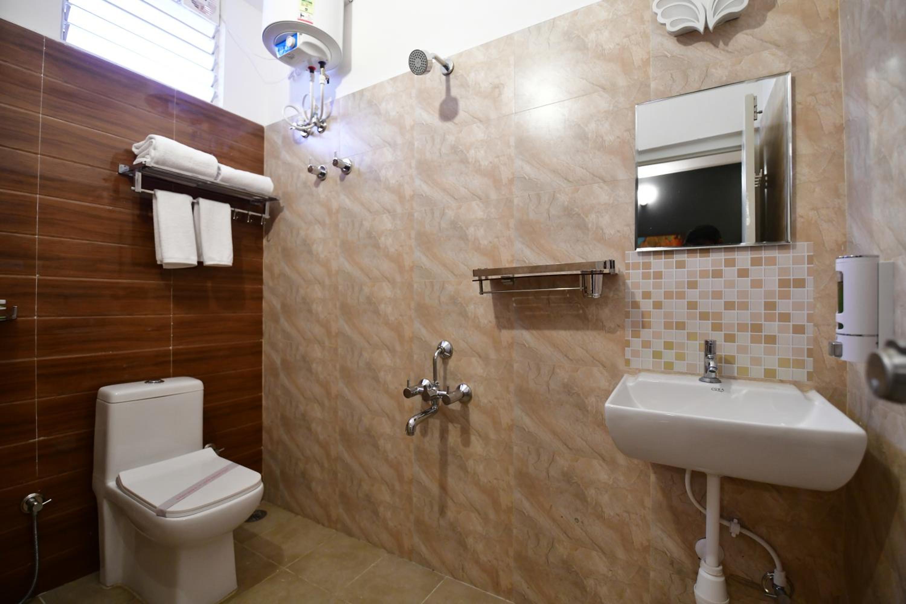Apartment with Balcony - Photo 43