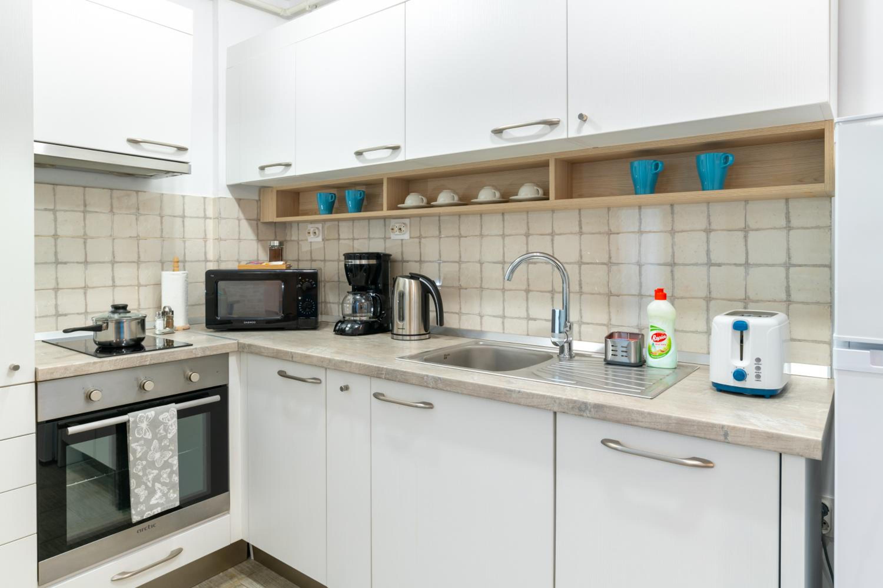 One-Bedroom Apartment - Photo 6