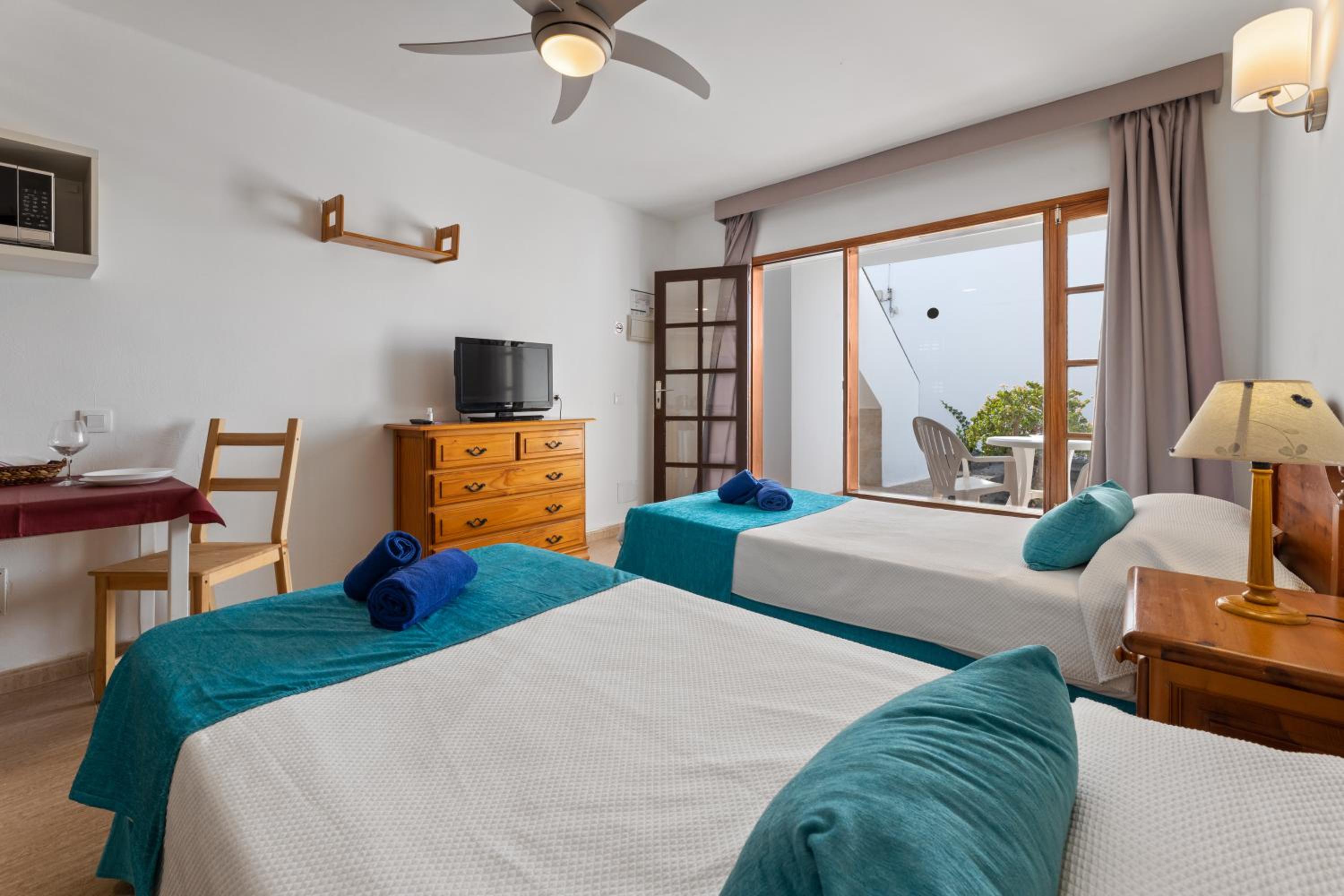 Studio with Pool View (2 Adults) photo 2