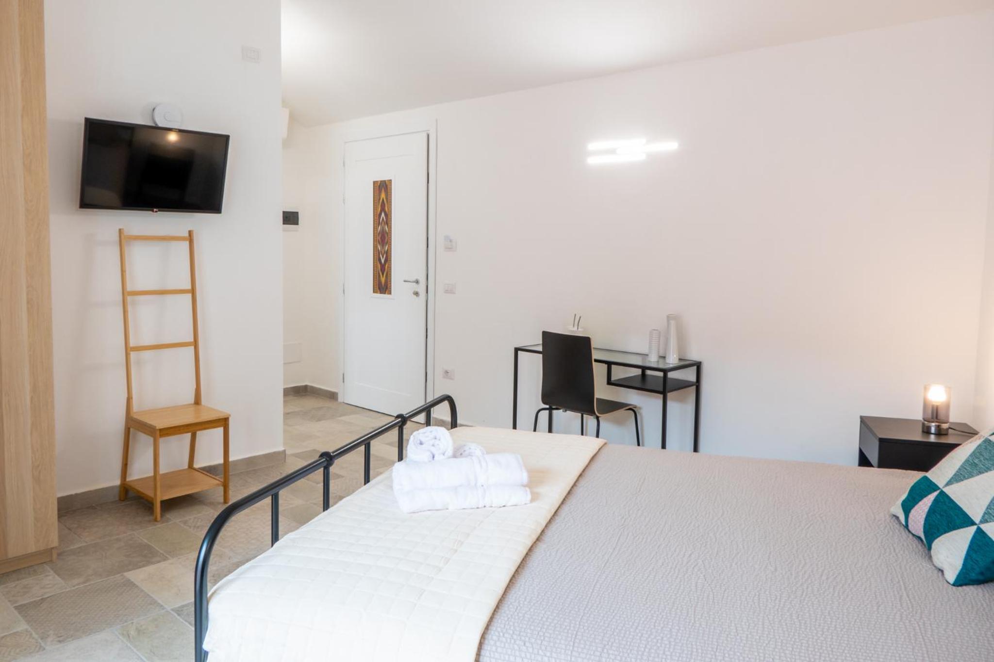 Deluxe Double Room  - Photo 14
