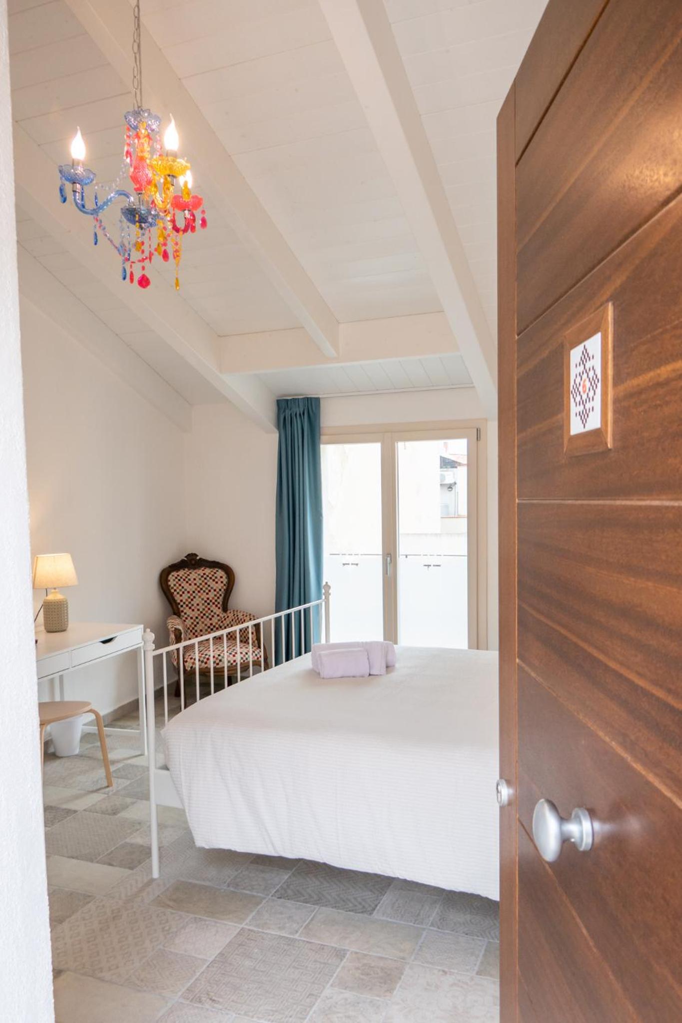 Deluxe Double Room with Balcony photo 3