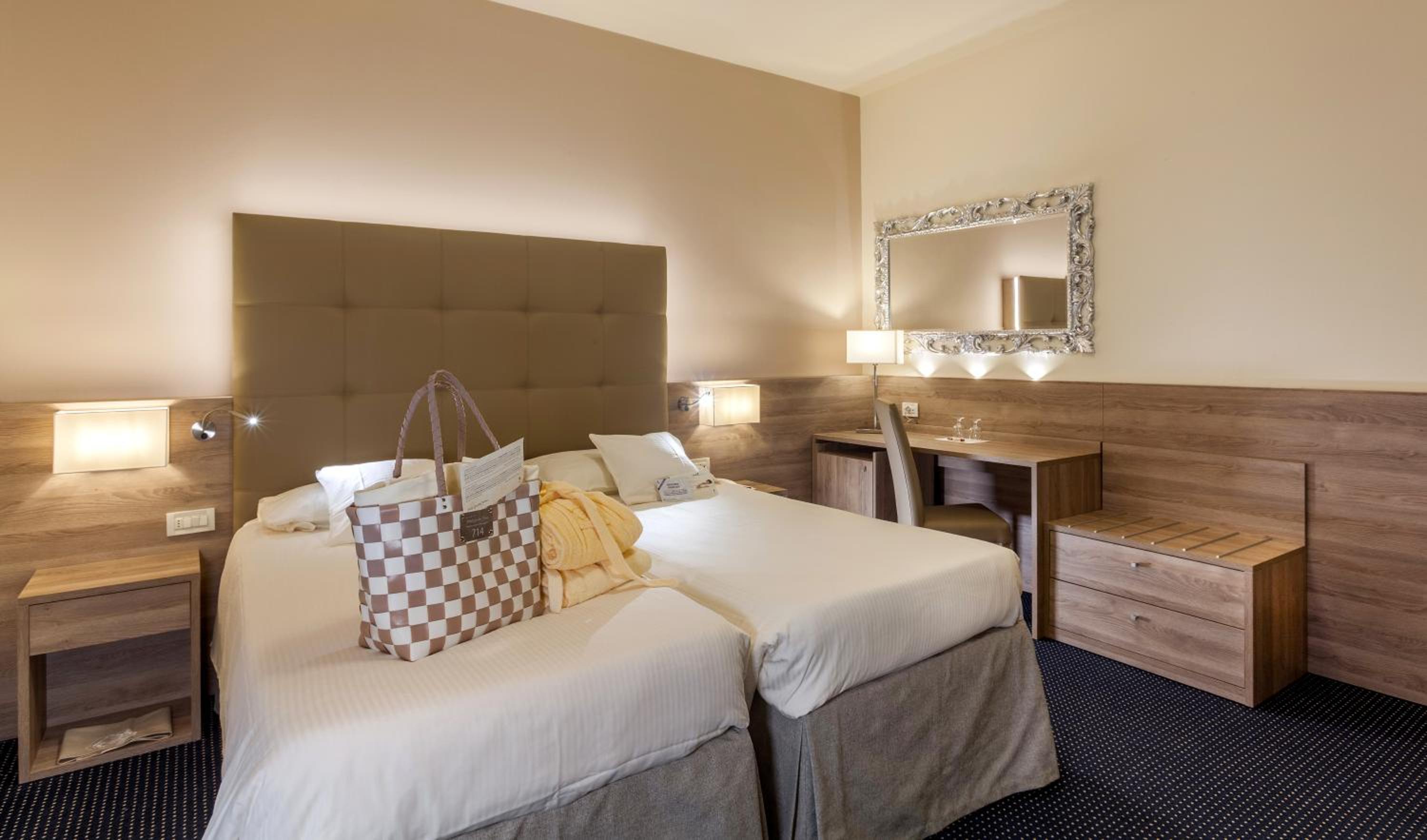 Comfort Double or Twin Room - Photo 1