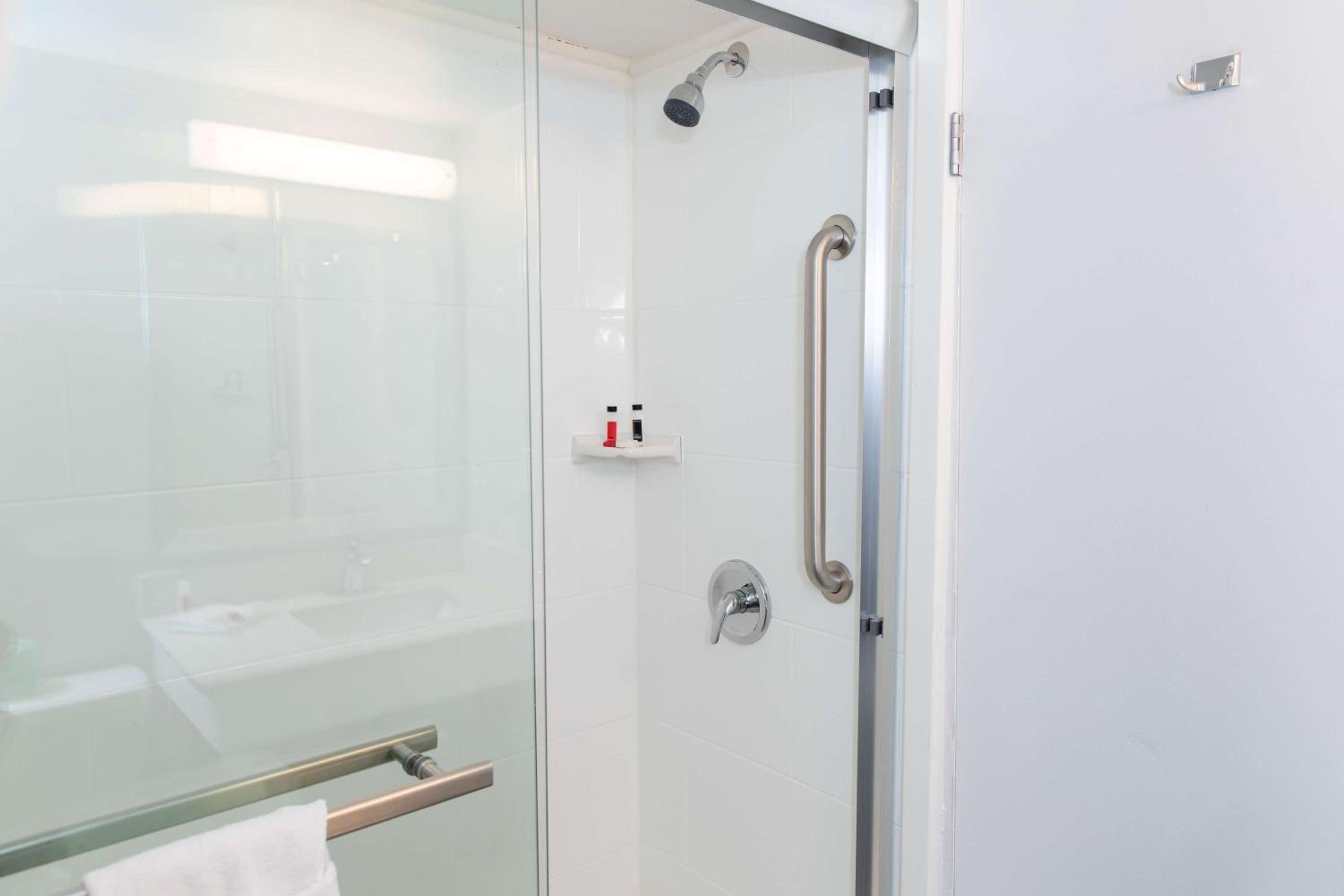 Deluxe Quadruple Room - Non-Smoking - Photo 6